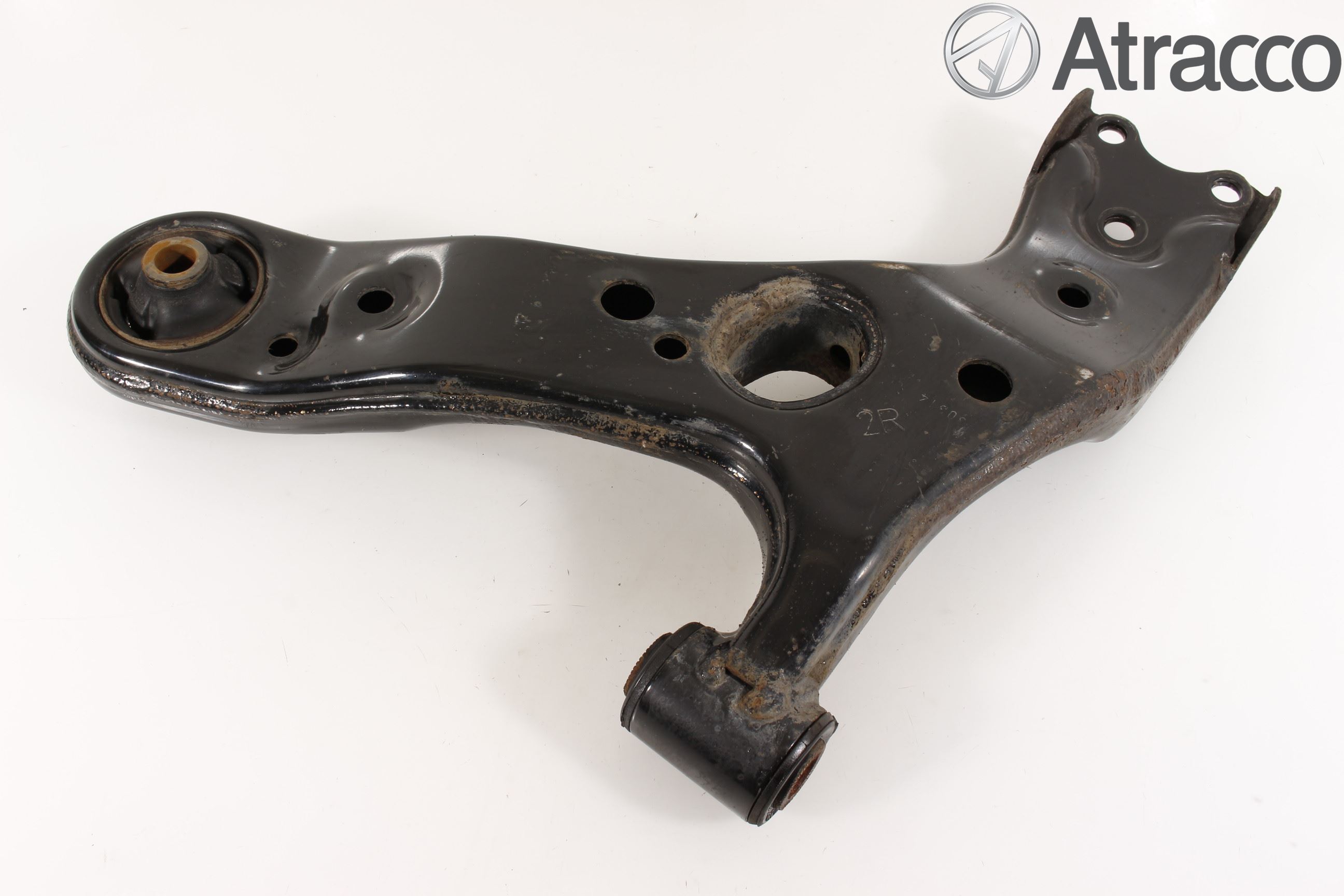 Toyota AVENSIS 09-15 Bærearm Foran Høyre Nedre