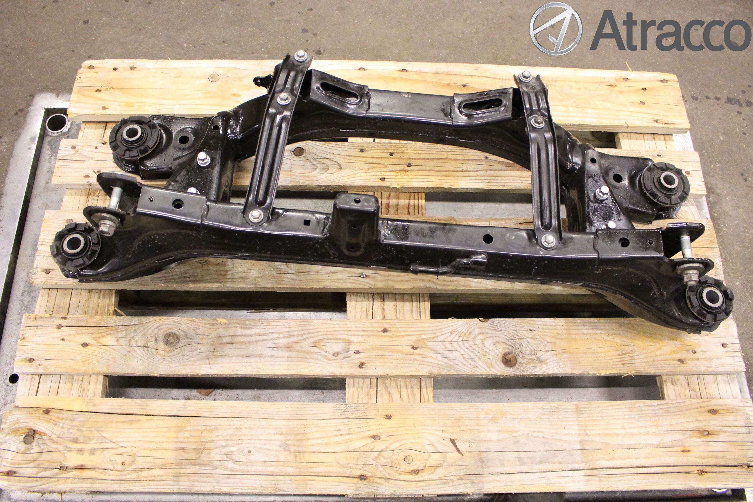 Toyota AURIS 13-19 Bakaksel Feste Travers-Ramme