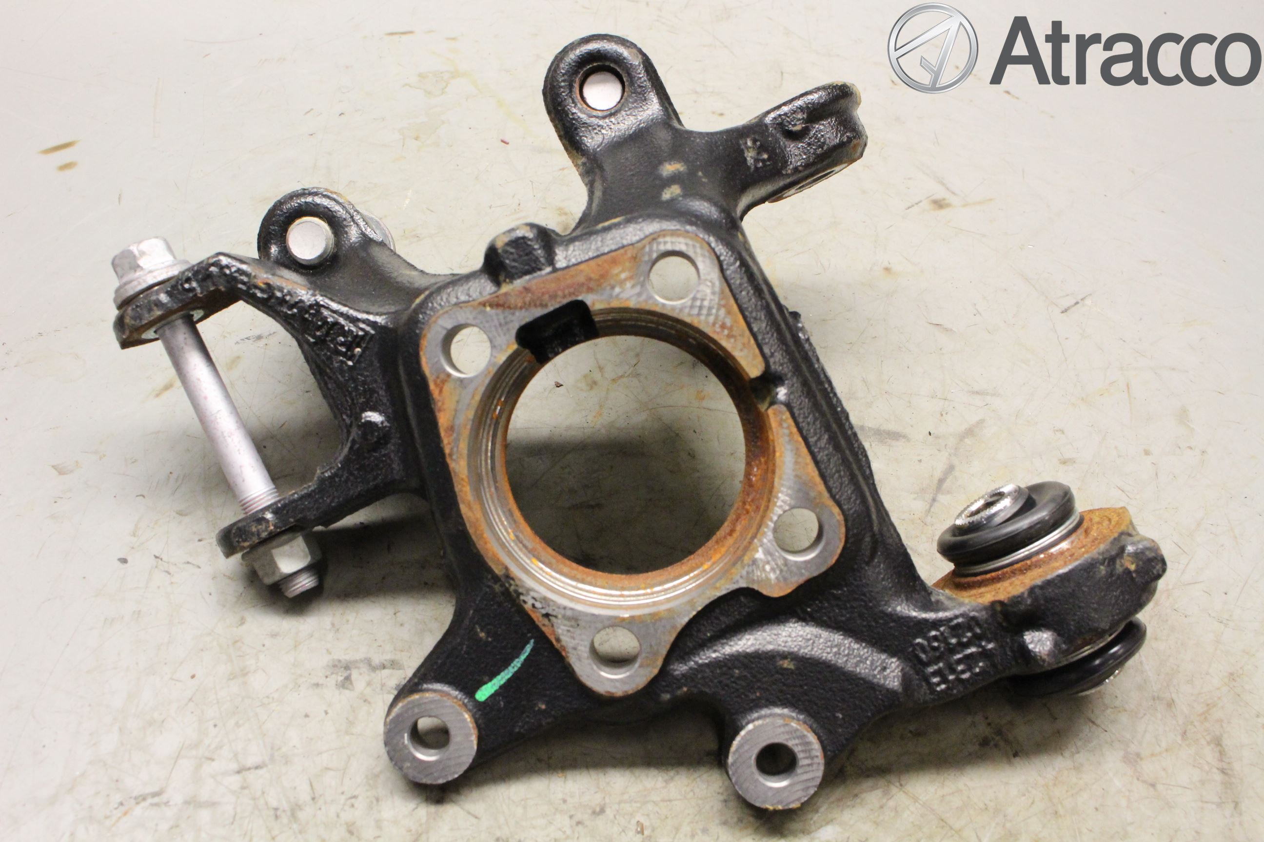 Toyota AURIS 13-19 Spindel Hb