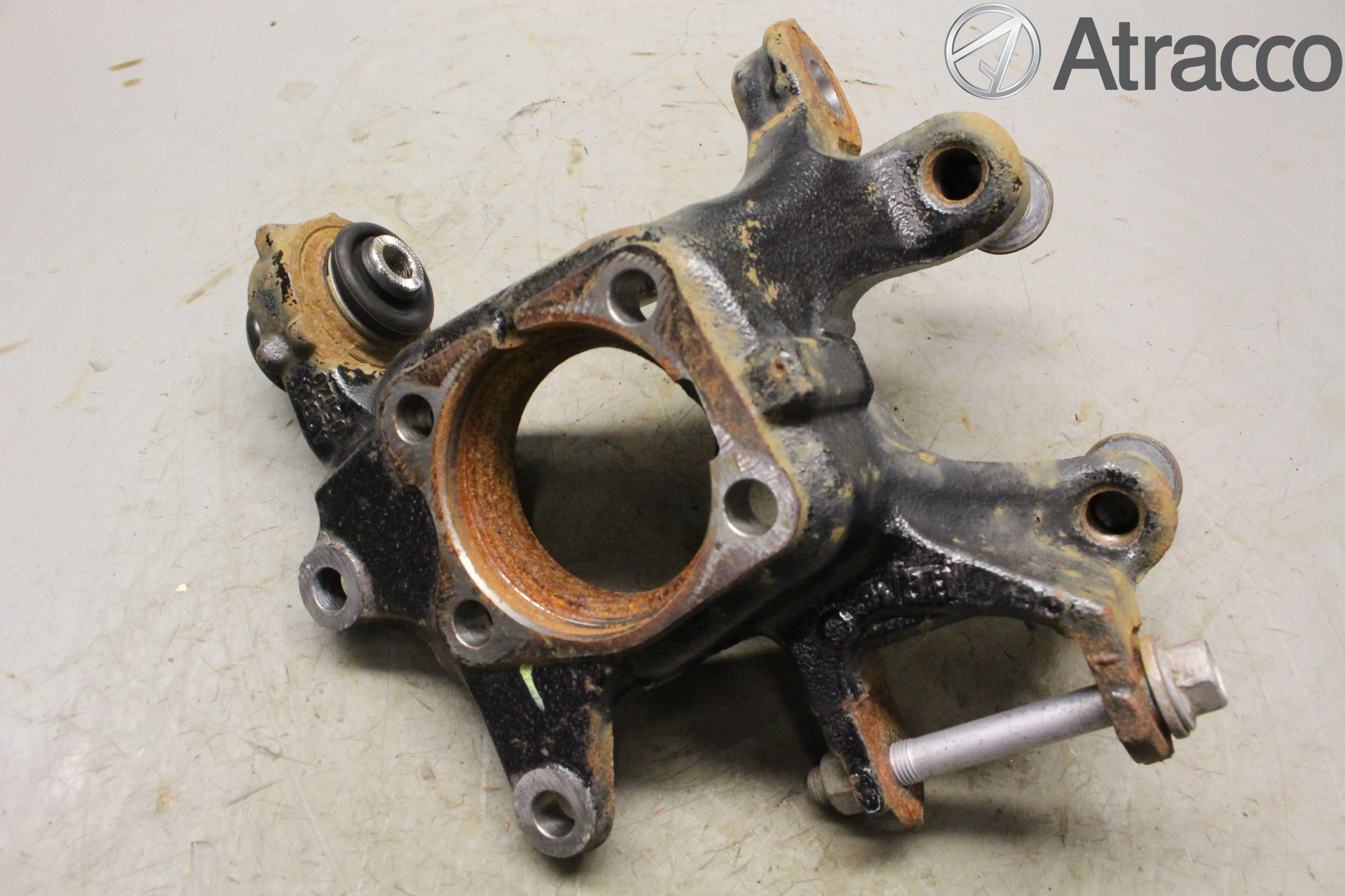 Toyota AVENSIS 16-18 Spindel Vb