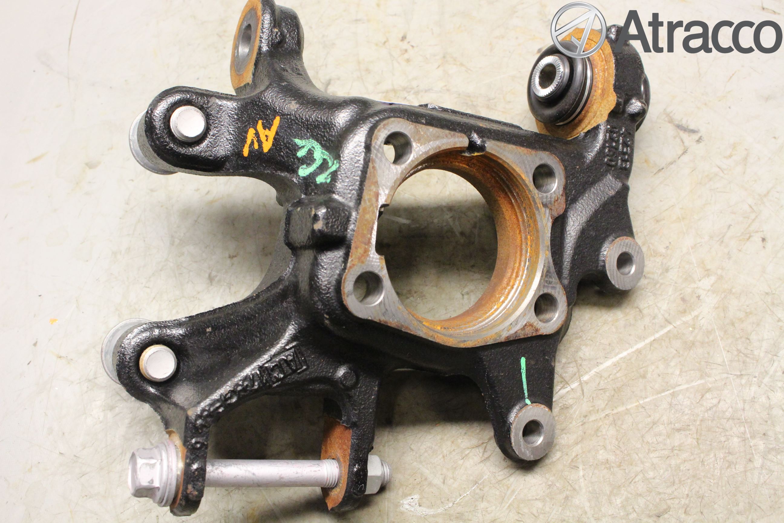 Toyota AURIS 13-19 Spindel Hb