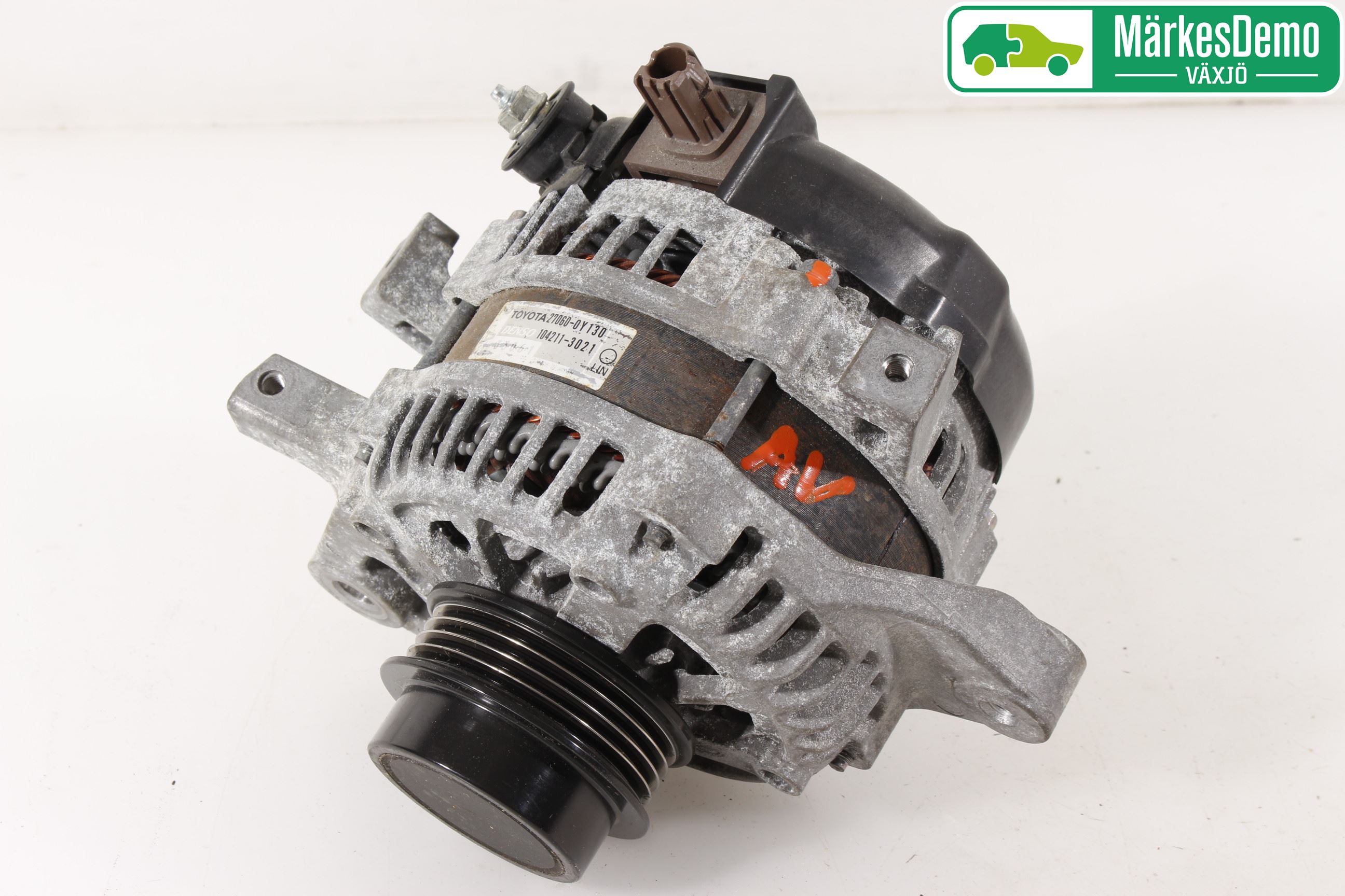Toyota YARIS XP130 12-14 Dynamo