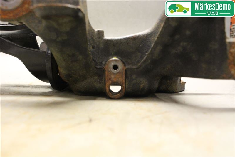Toyota RAV4 13-18 Spindel Vb