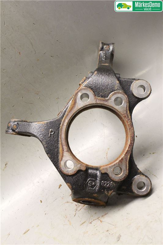 Toyota AURIS 13-19 Spindel Hf