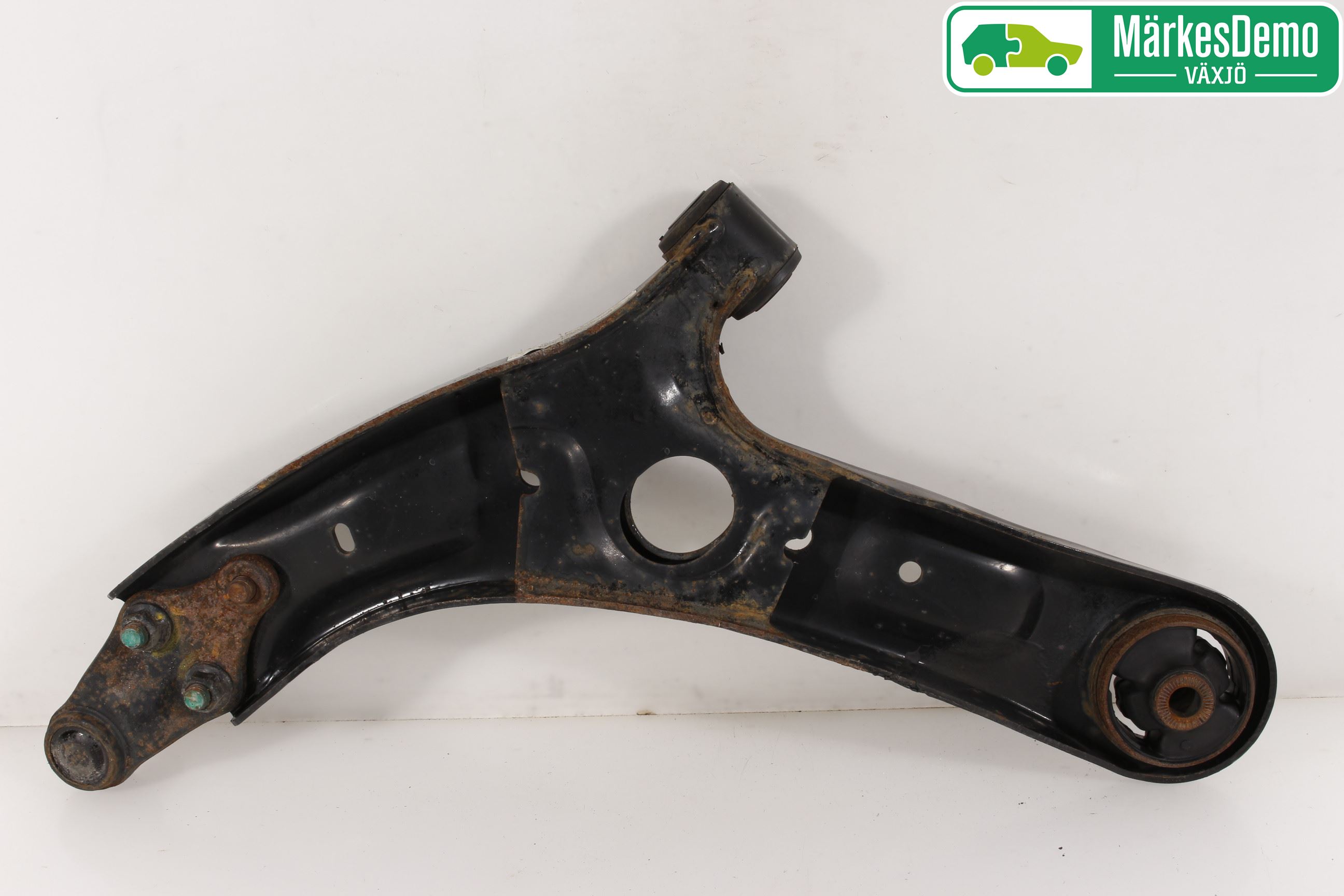 Hyundai i30 GD 13-17 Bærearm Foran Høyre Nedre