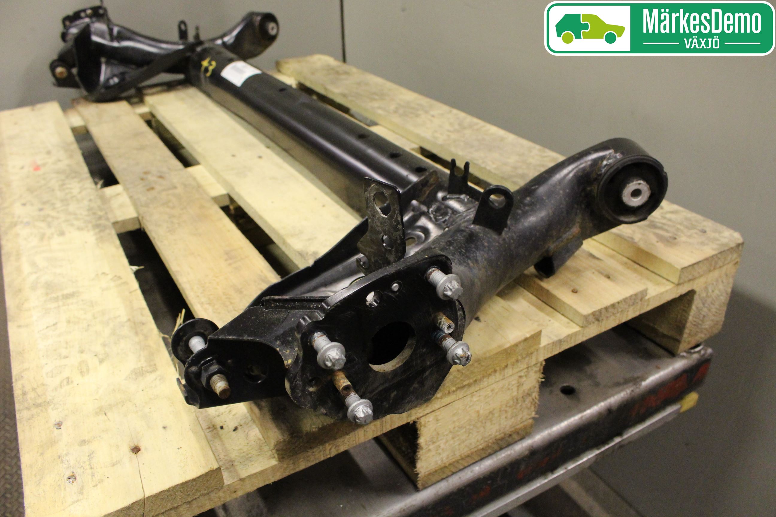 Ford FIESTA 13-17 Bakaksel Feste Travers-Ramme