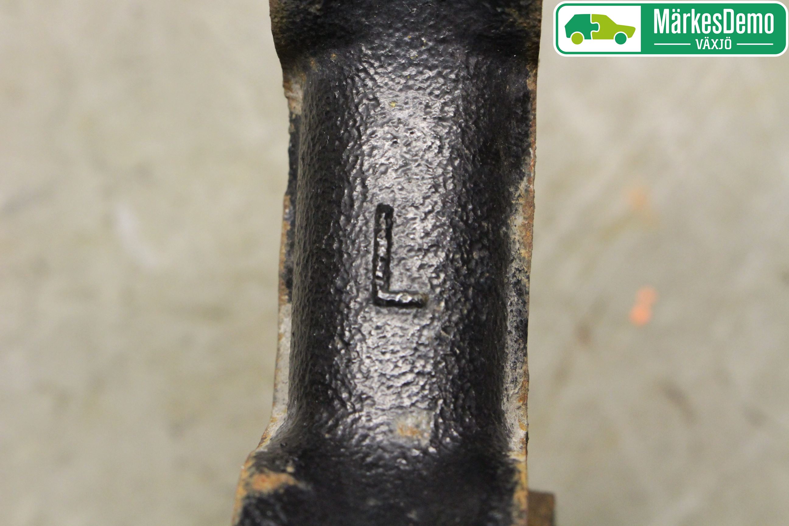 Toyota AURIS 13-19 Spindel Vf