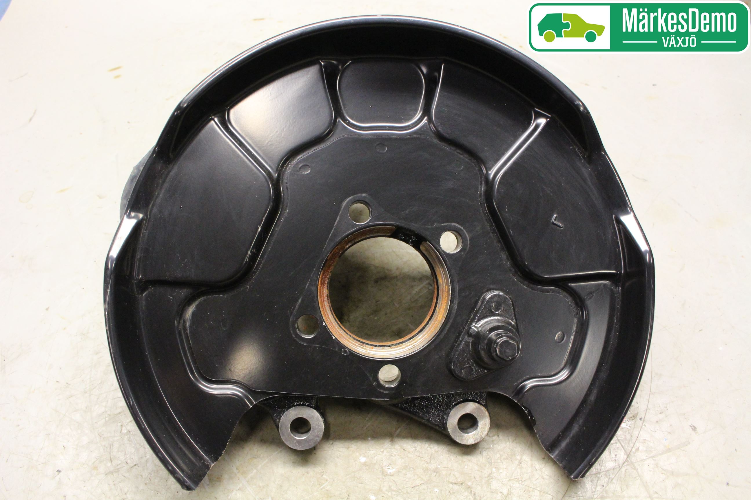 Lexus NX 300h 15-21 Spindel Vb