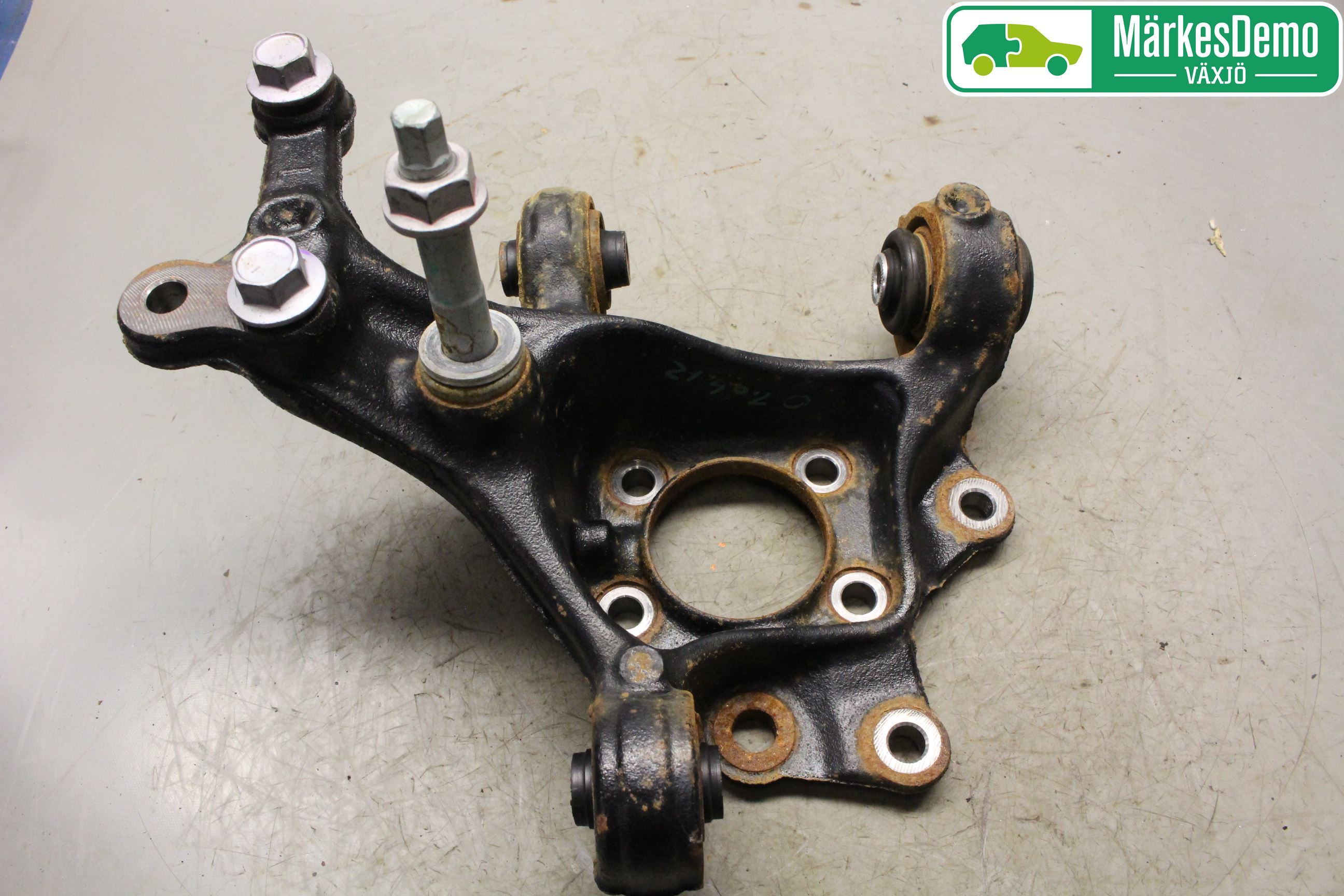 Toyota C-HR 16-23 Spindel Vb