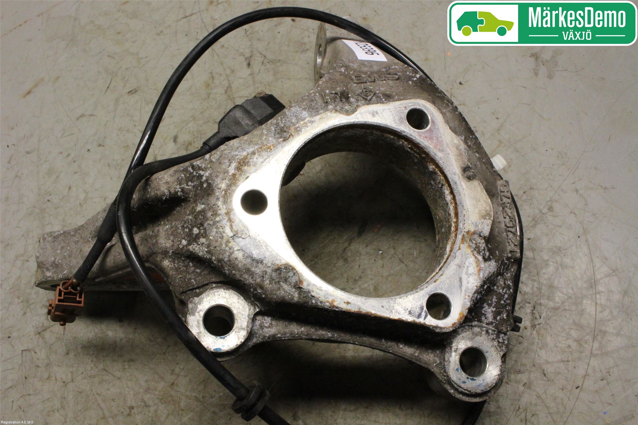 Saab 9-5     06-10 Spindel Vf