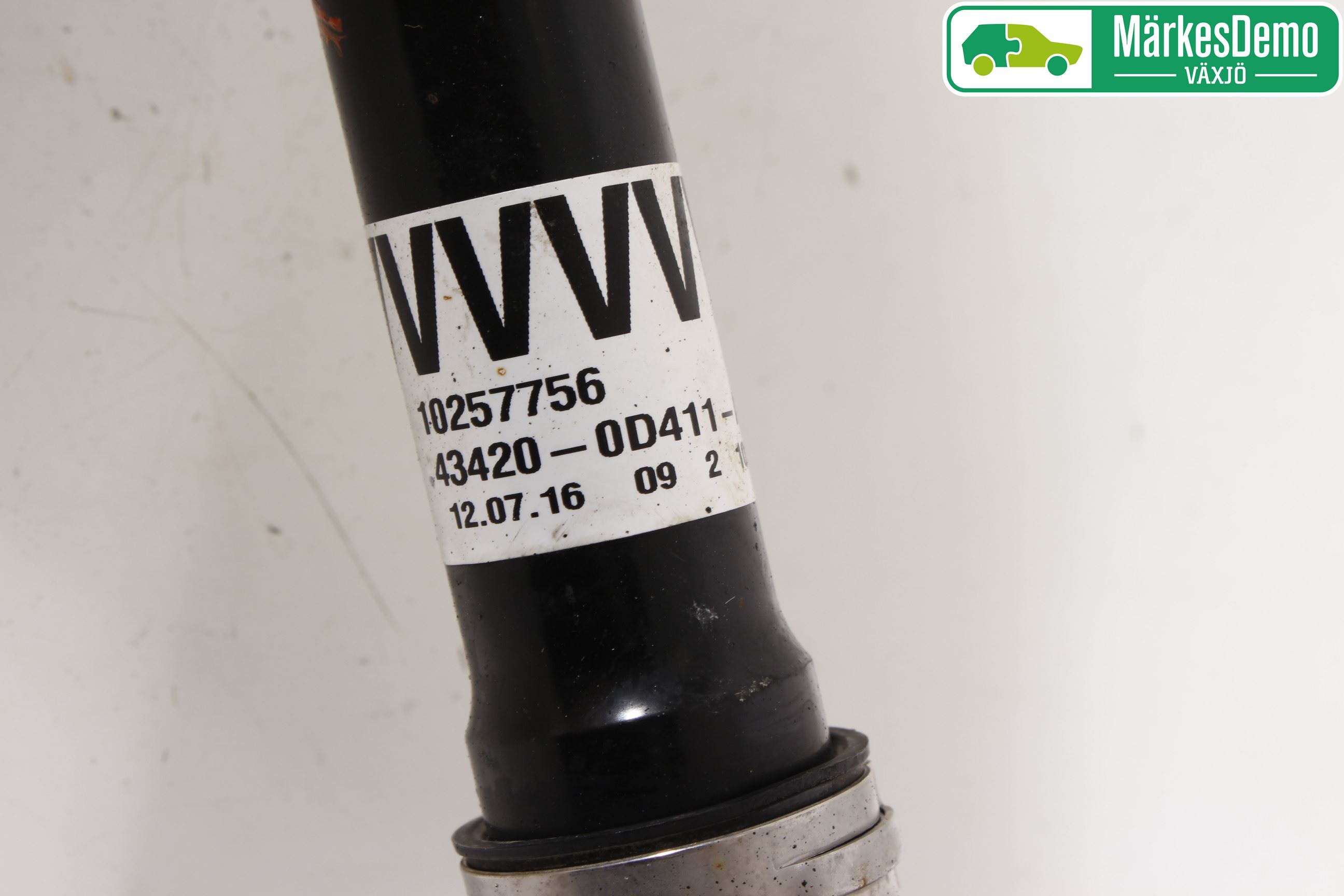 Toyota YARIS XP130 15-20 Drivaksel Foran Kompl Venstre