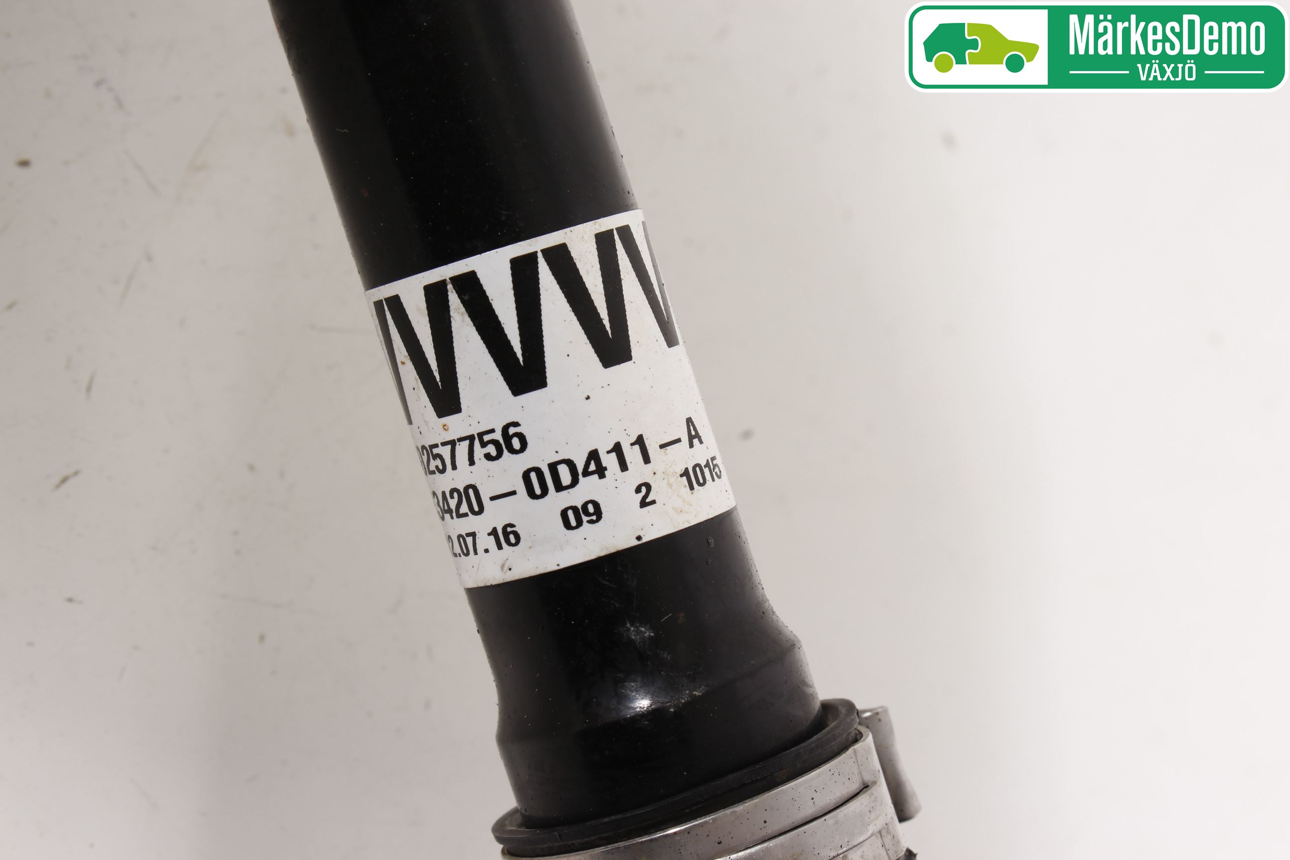 Toyota YARIS XP130 15-20 Drivaksel Foran Kompl Venstre