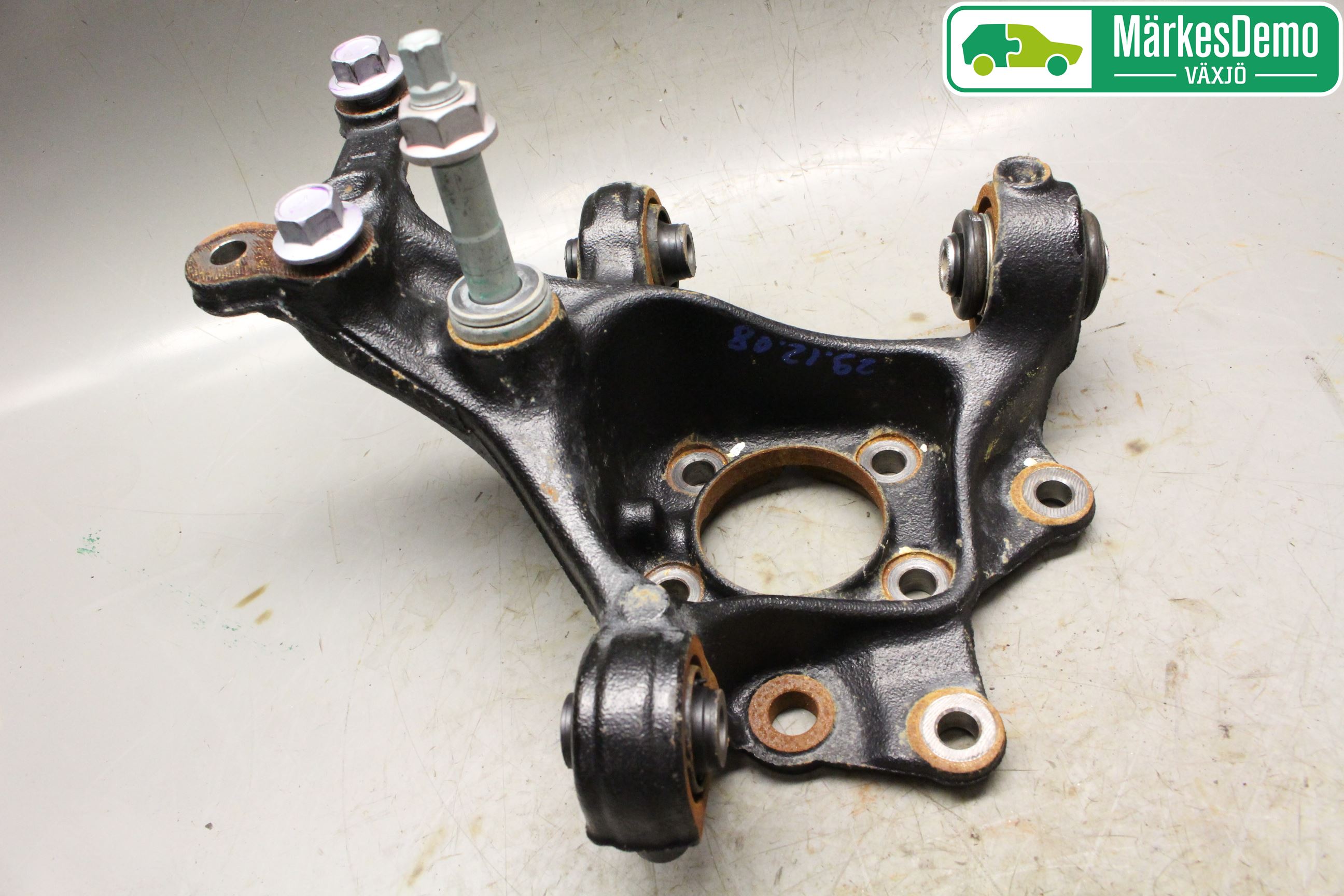 Toyota C-HR 16-23 Spindel Vb
