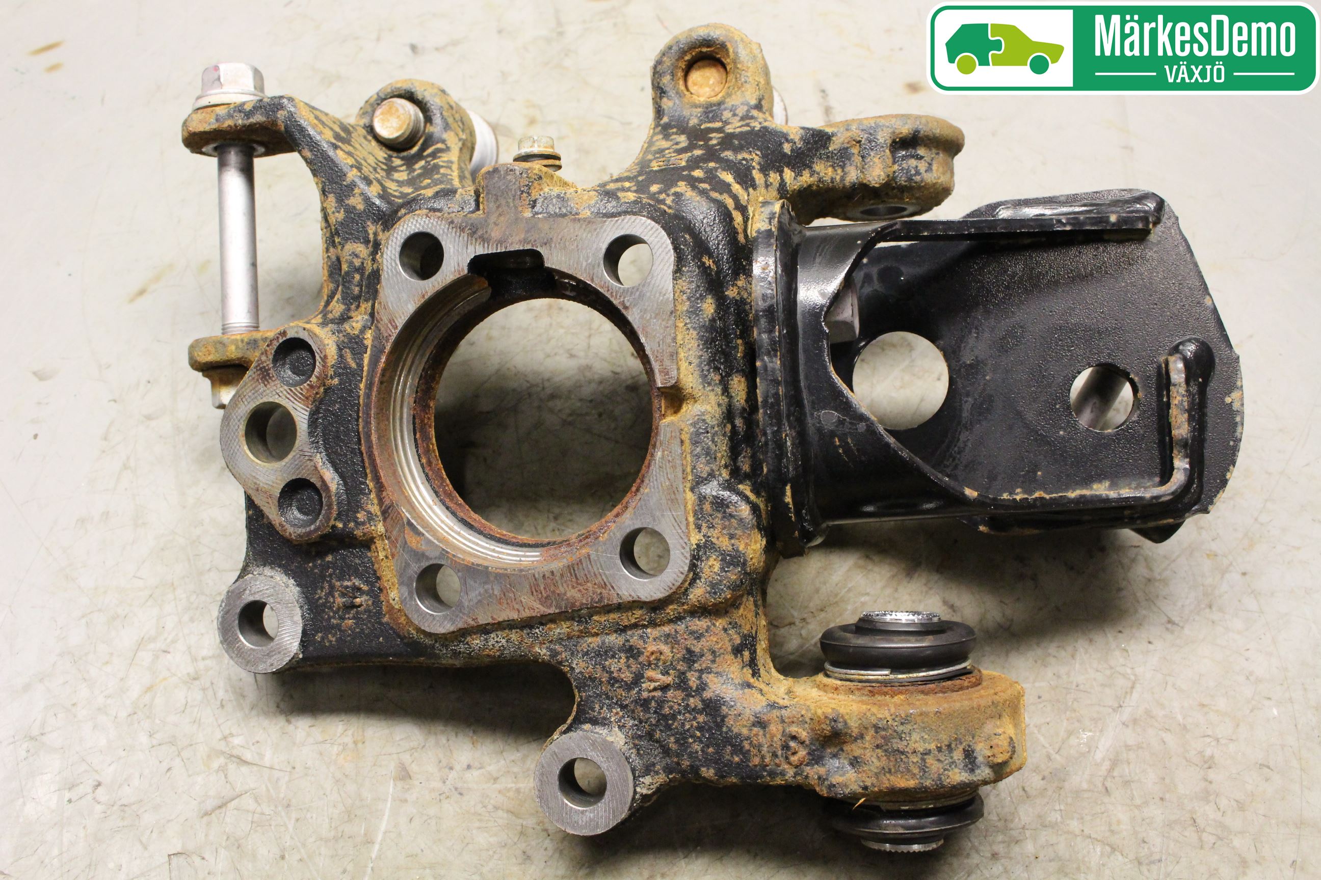 Toyota RAV4 13-18 Spindel Hb