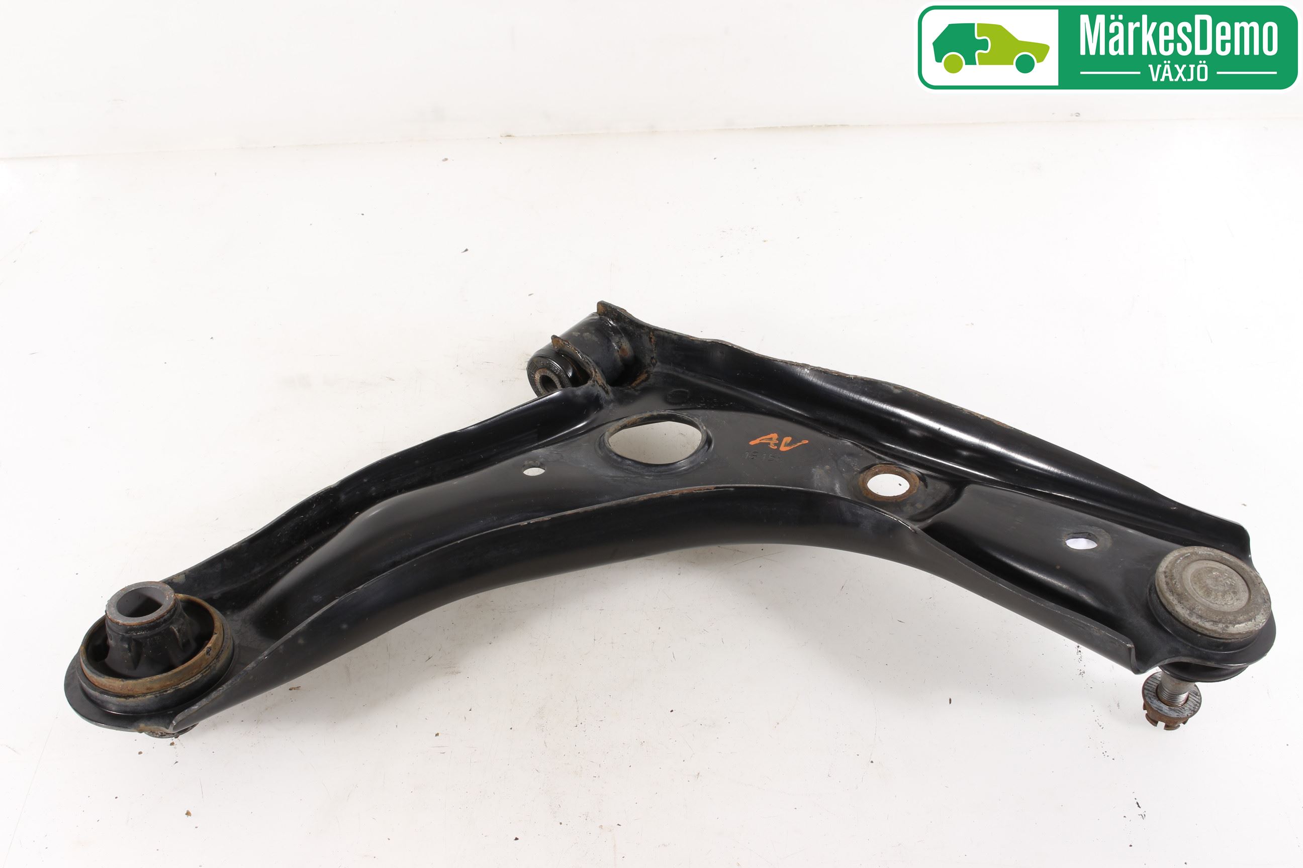 Toyota AYGO 15-21 Bærearm Foran Høyre Nedre