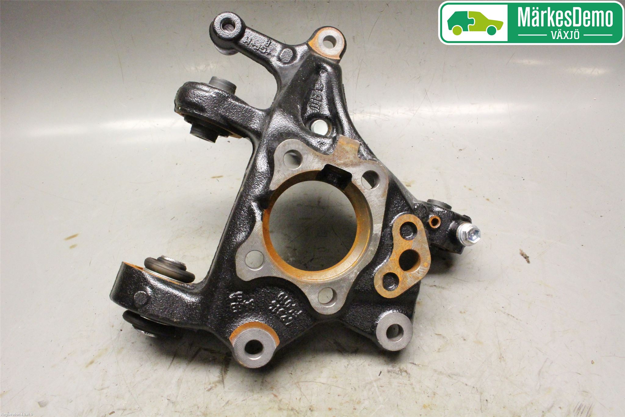 Toyota C-HR 16-23 Spindel Vb