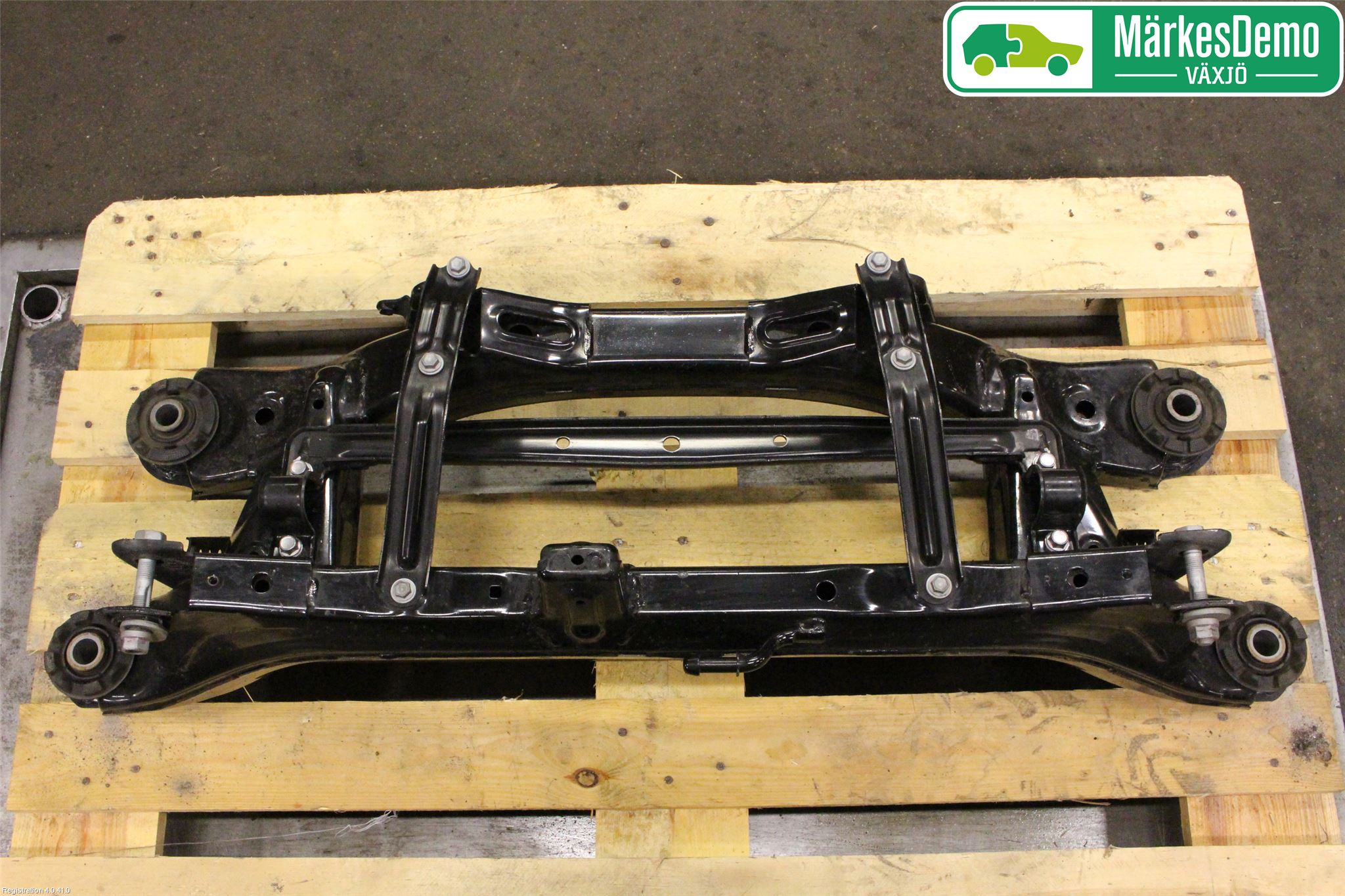 Toyota AURIS 13-19 Bakaksel Feste Travers-Ramme