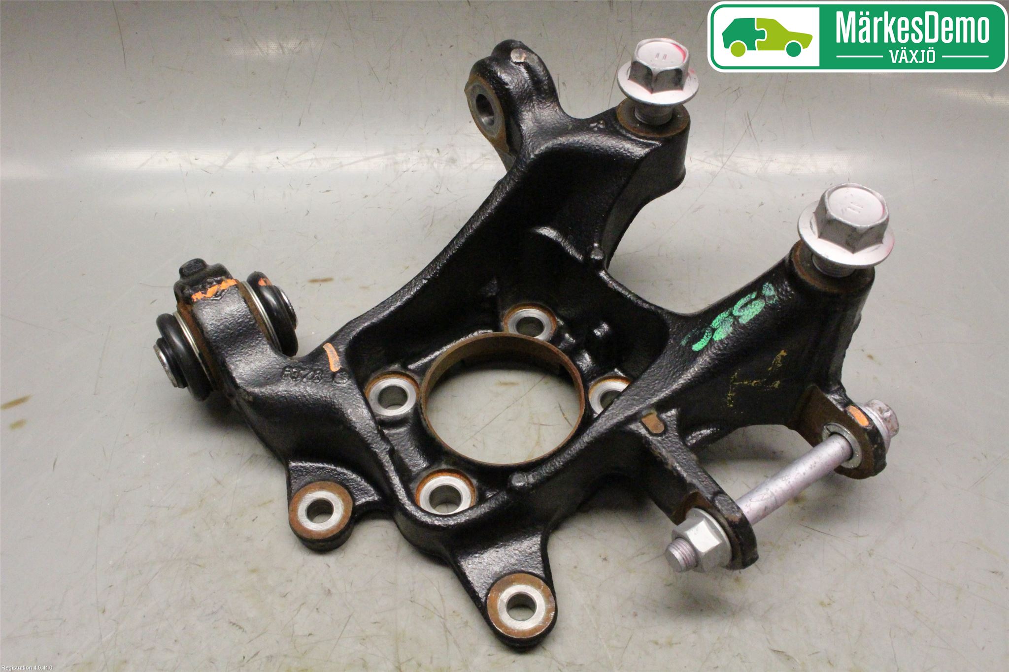 Toyota AURIS 13-19 Spindel Hb