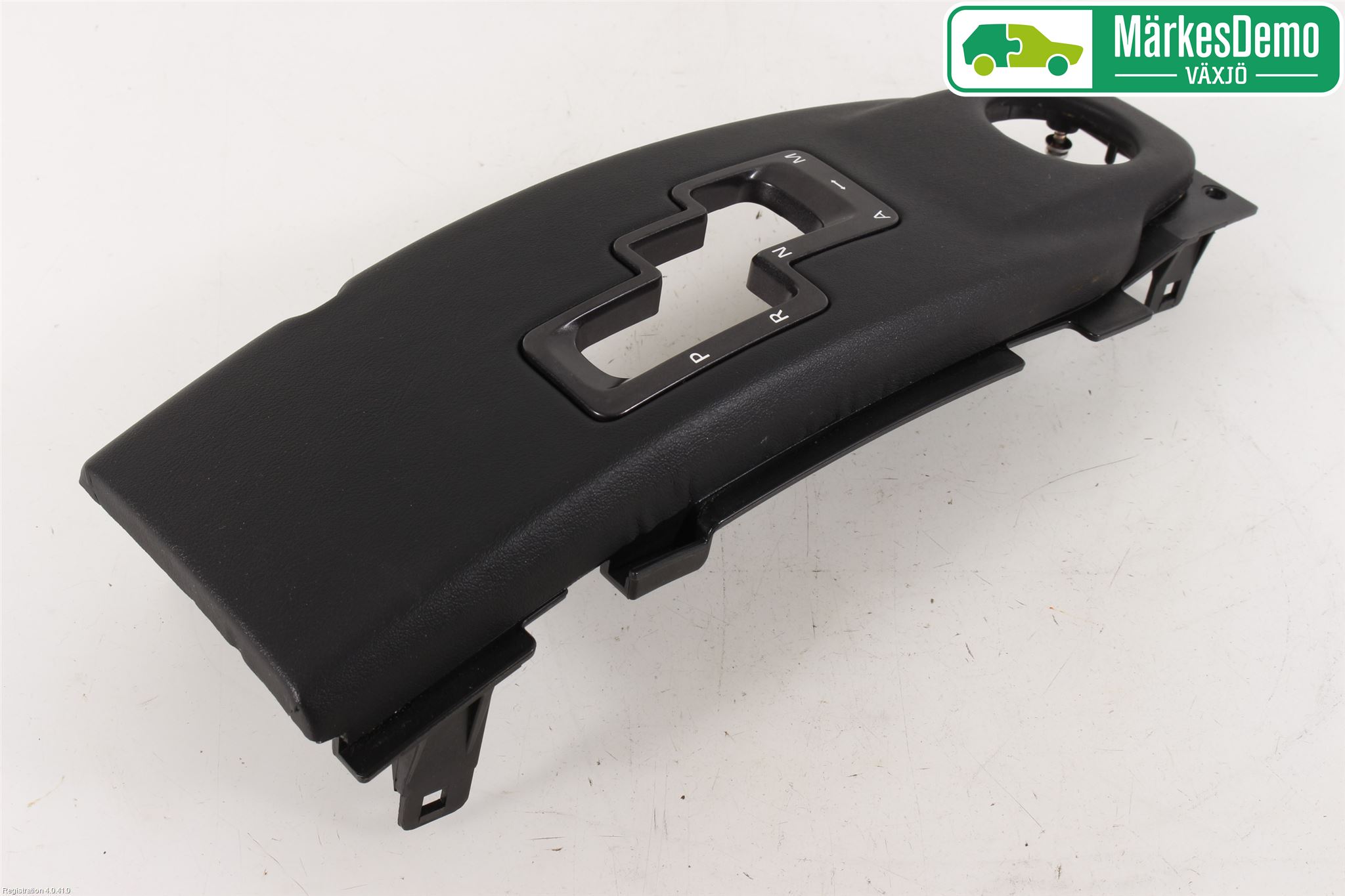 Nissan GT-R Instrumentkonsoll Midt
