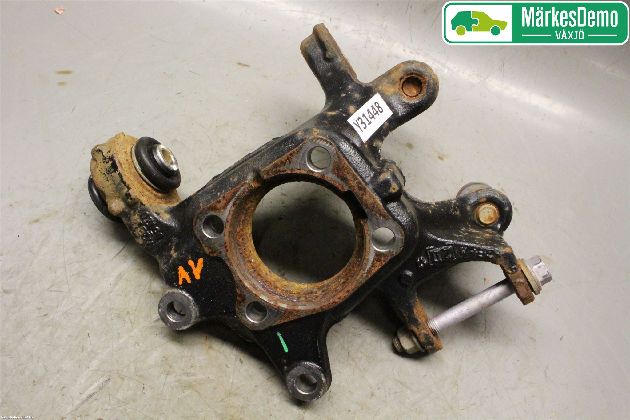 Toyota AVENSIS 16-18 Spindel Vb