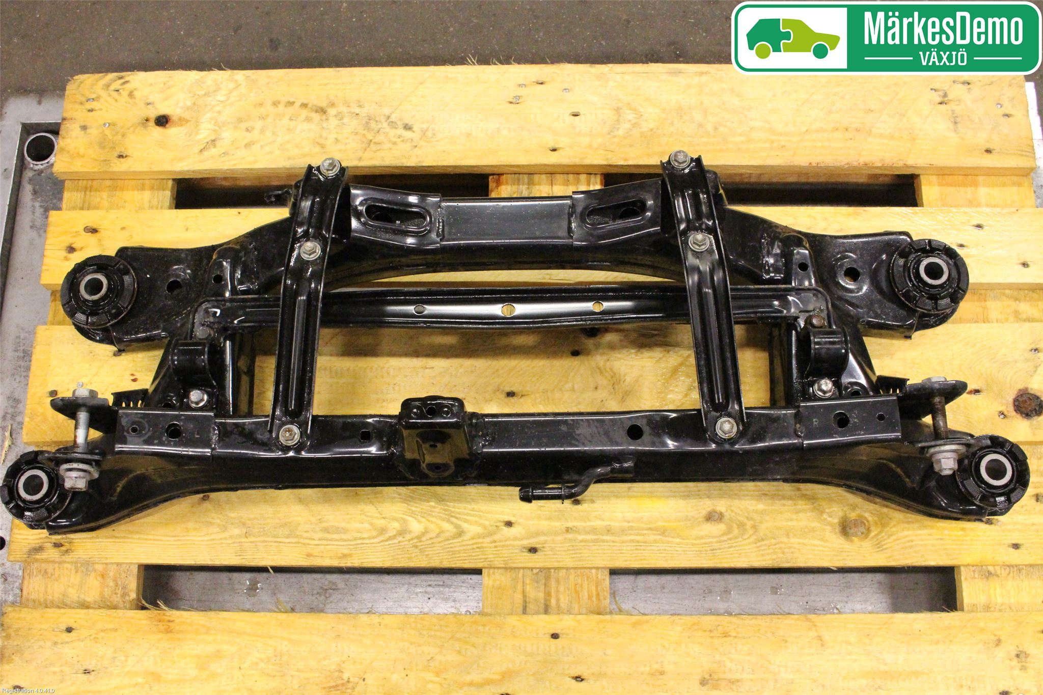 Toyota AURIS 13-19 Bakaksel Feste Travers-Ramme