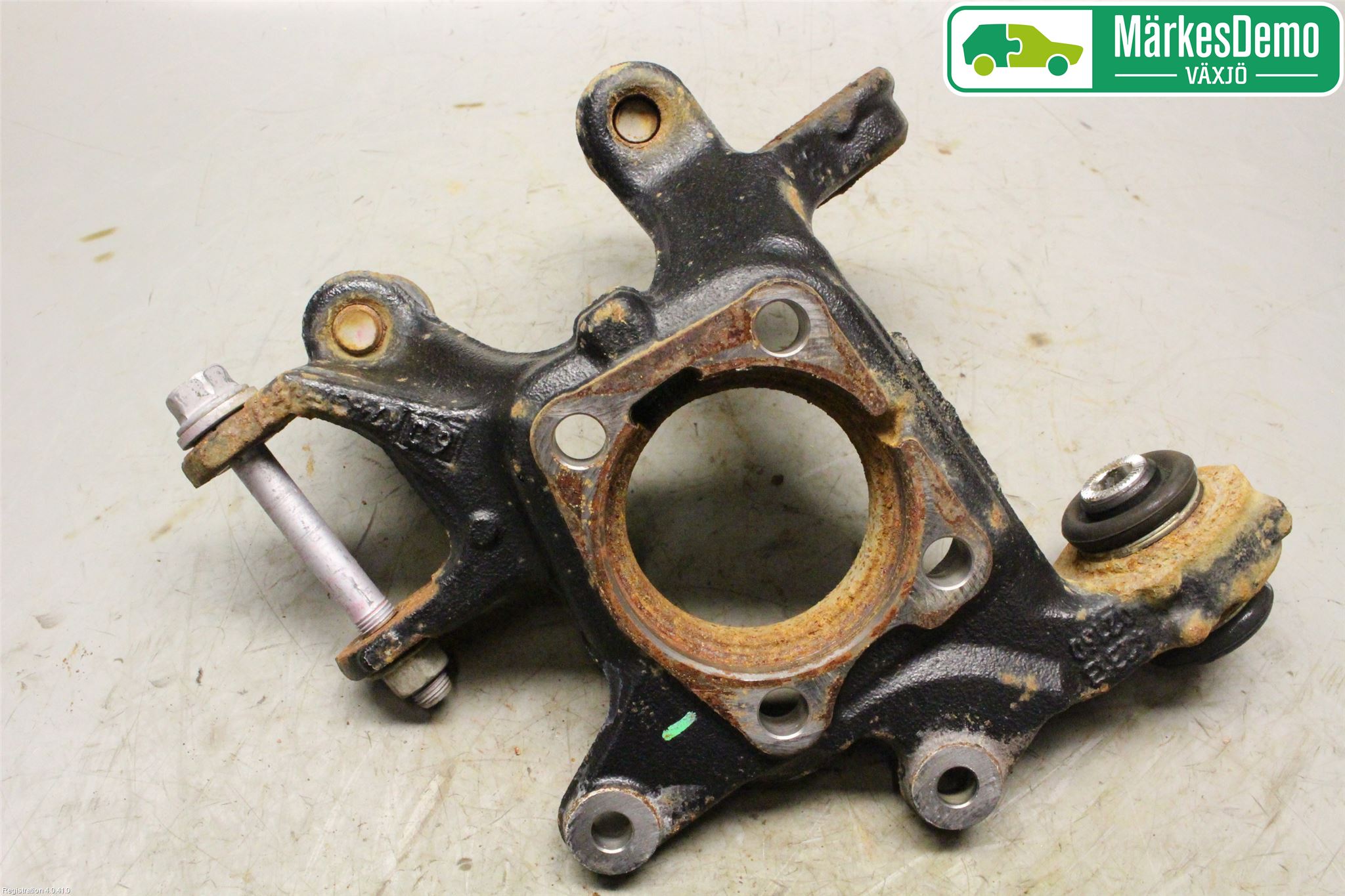 Toyota AURIS 13-19 Spindel Hb