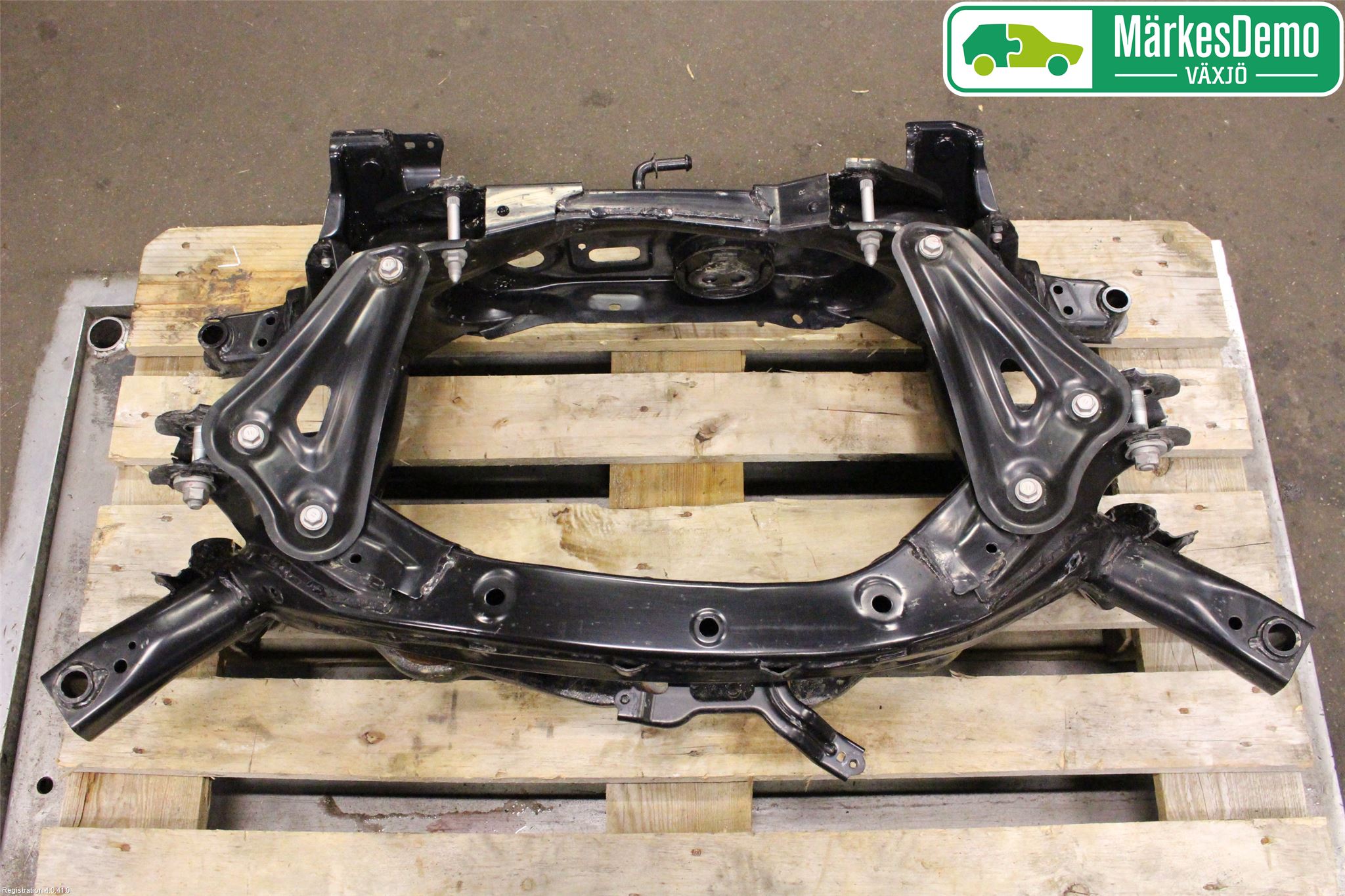 Toyota RAV4 13-18 Bakaksel Feste Travers-Ramme