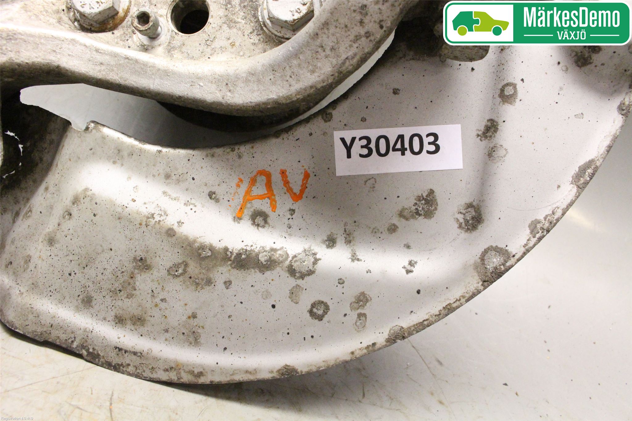 BMW 5 E60/61 Sed/Tou 02-10 Spindel Vf