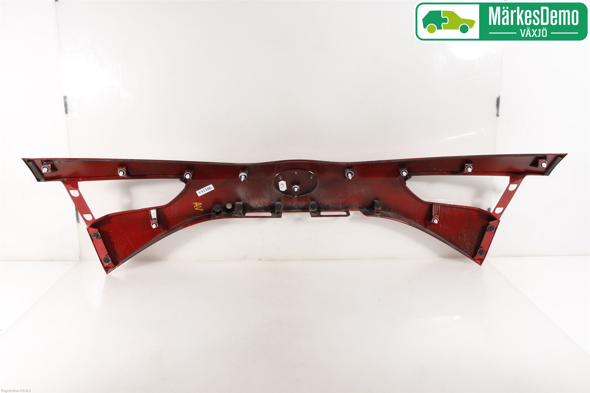 Toyota YARIS XP130 15-20 Refleksplate - Skiltplate
