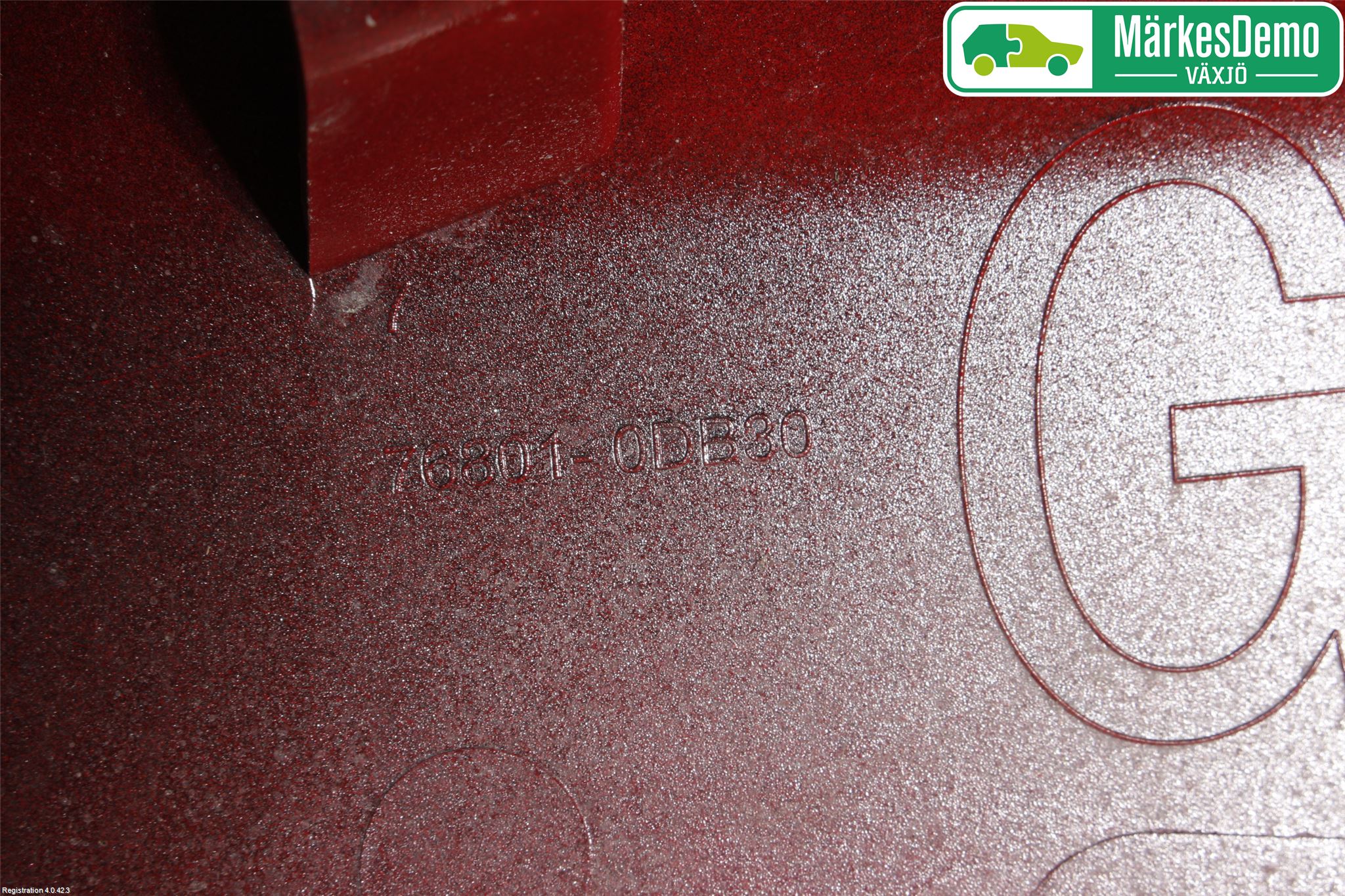 Toyota YARIS XP130 15-20 Refleksplate - Skiltplate