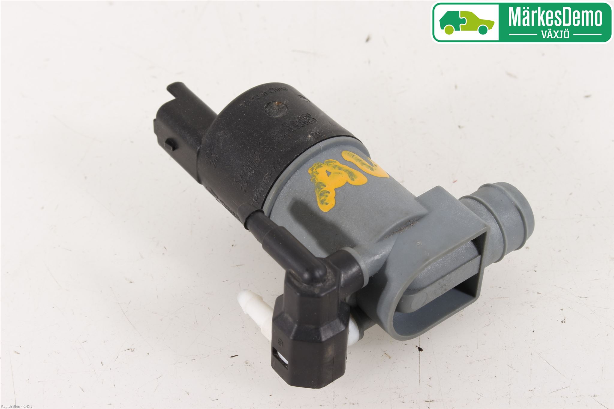 Nissan QASHQAI 14-17 Spylerpumpe Frontrute