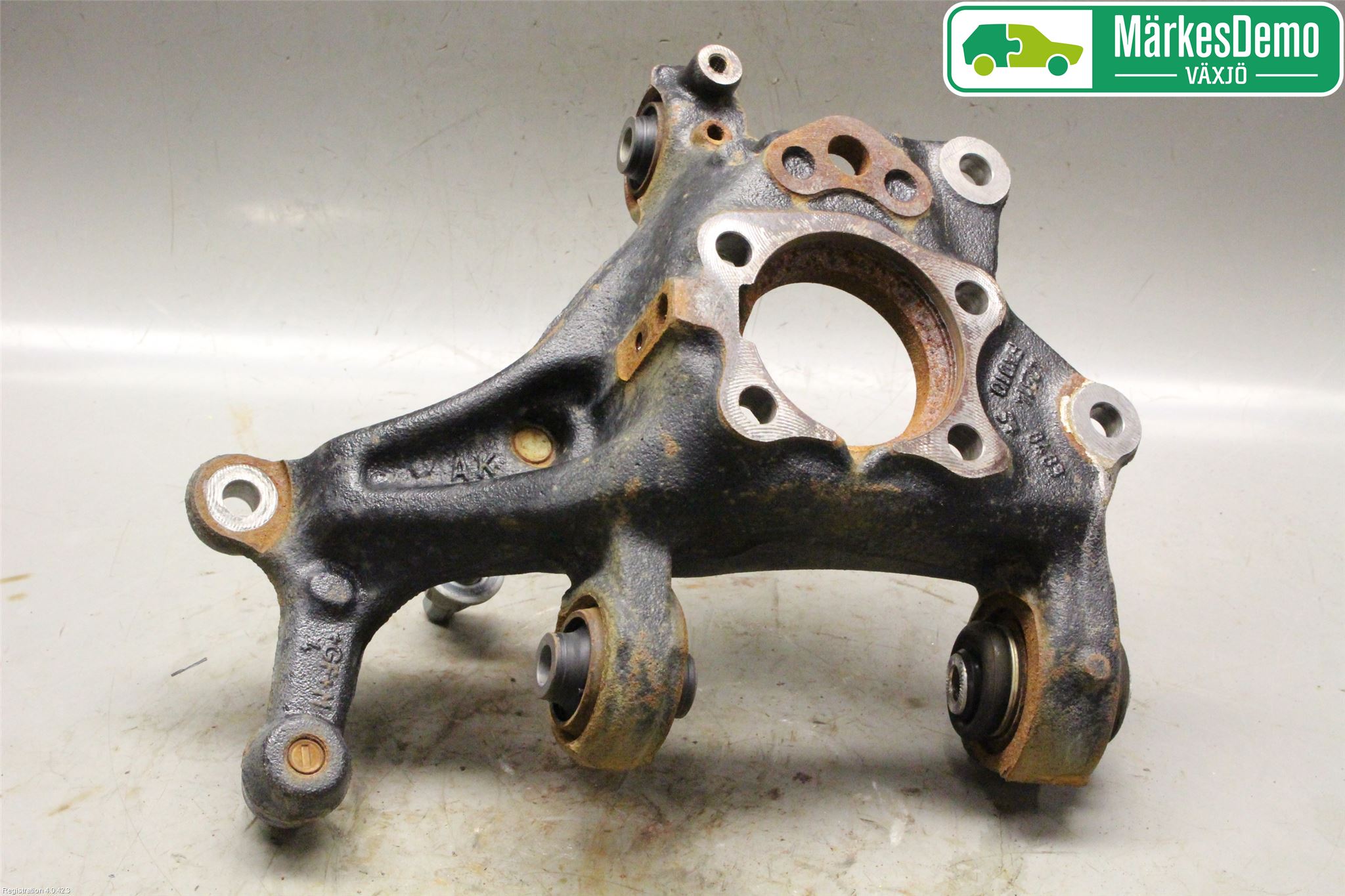 Toyota C-HR 16-23 Spindel Vb