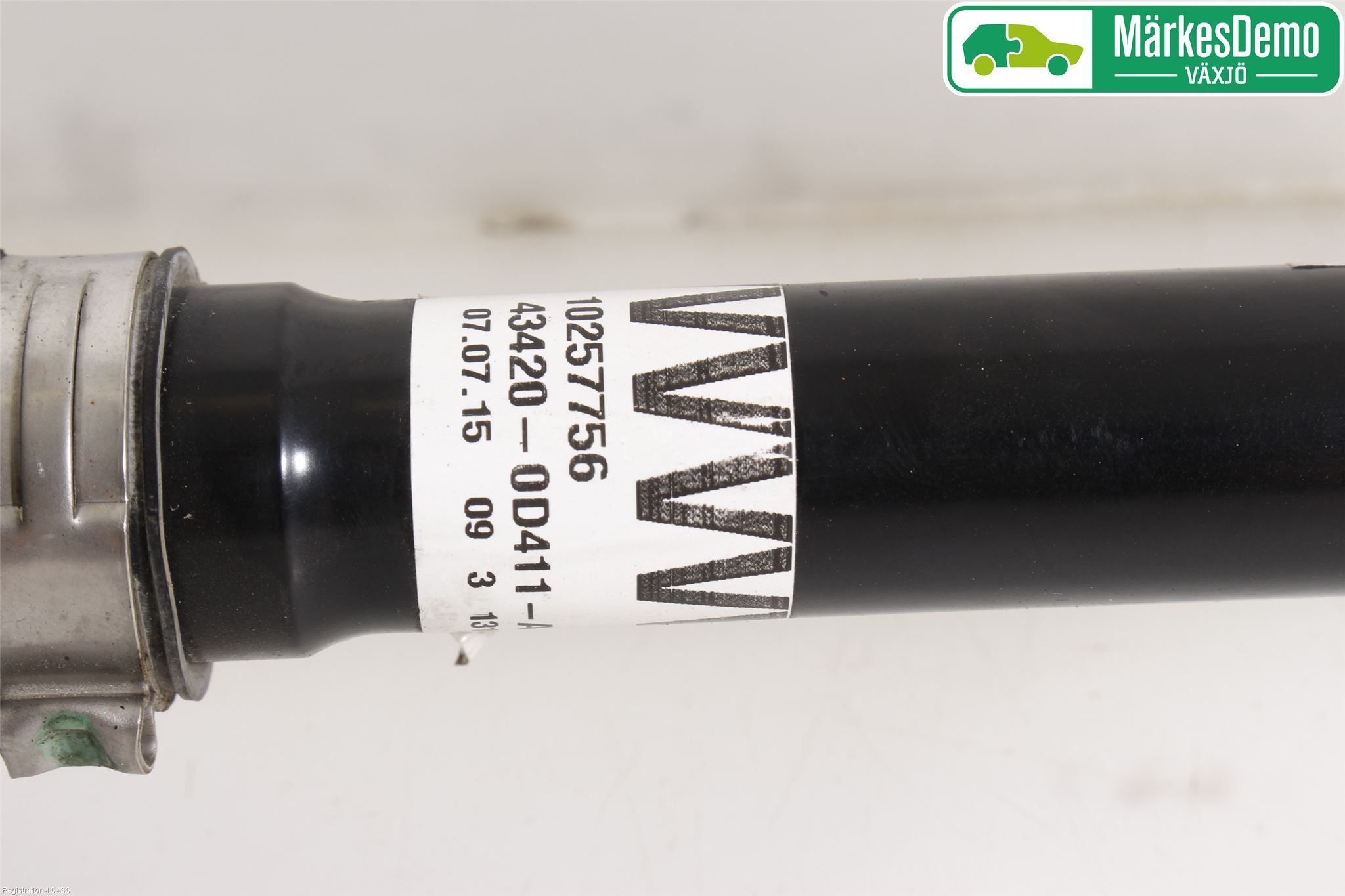 Toyota YARIS XP130 15-20 Drivaksel Foran Kompl Venstre