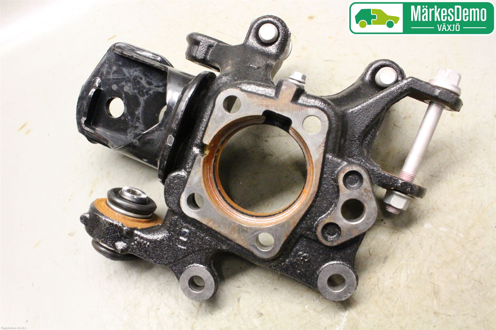 Toyota RAV4 13-18 Spindel Vb