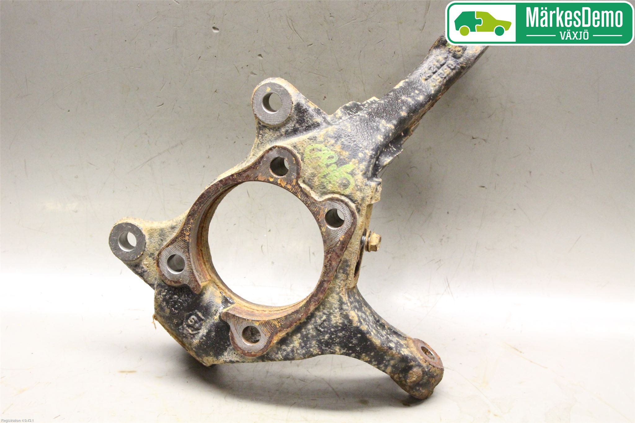 Toyota AVENSIS 16-18 Spindel Vf