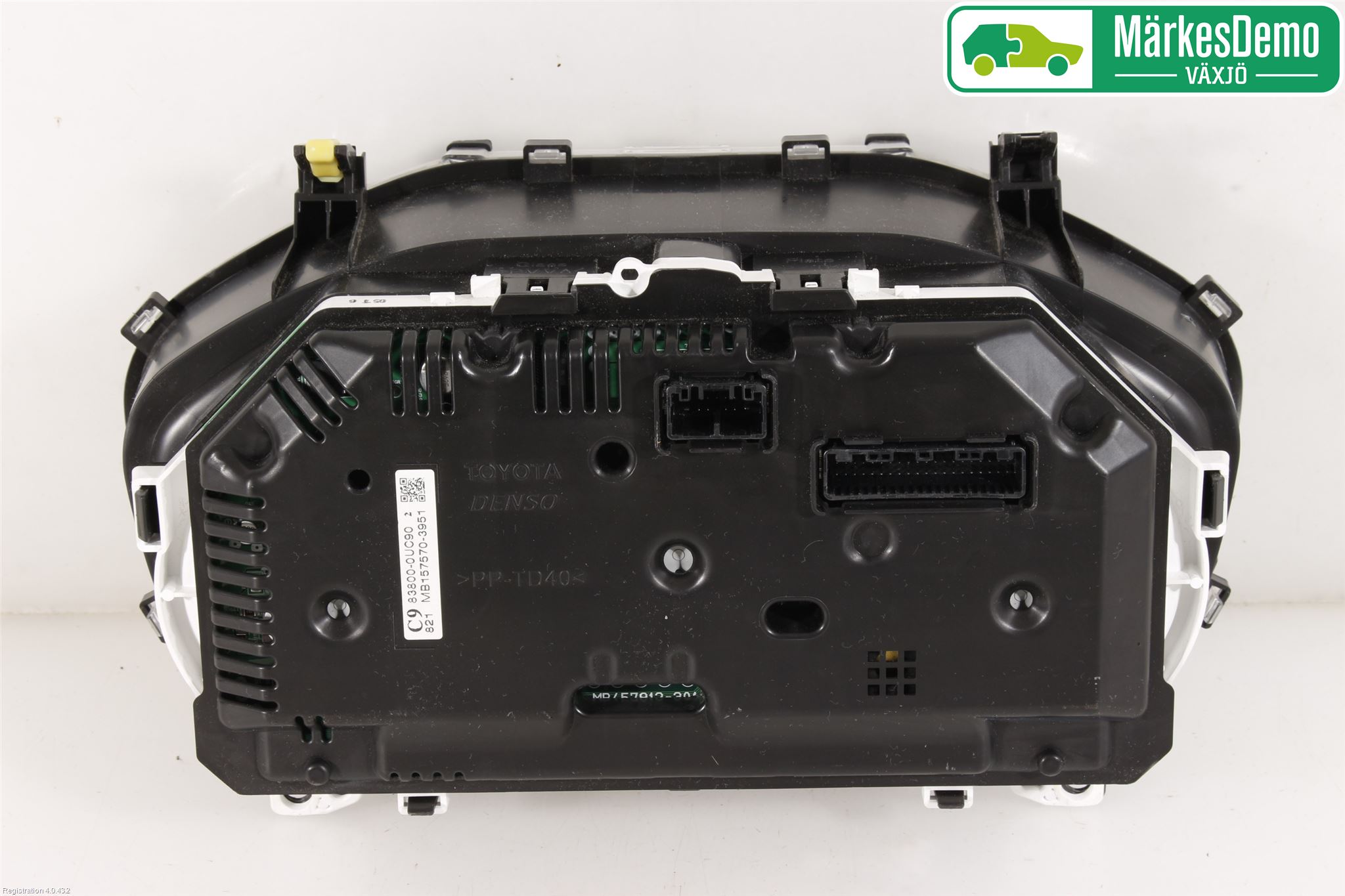 Toyota YARIS XP130 15-20 Instr Kombinert
