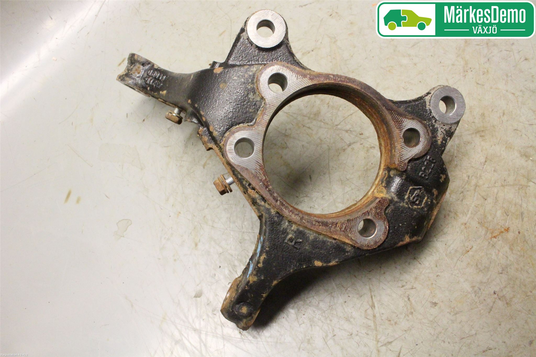Toyota AVENSIS 16-18 Spindel Hf