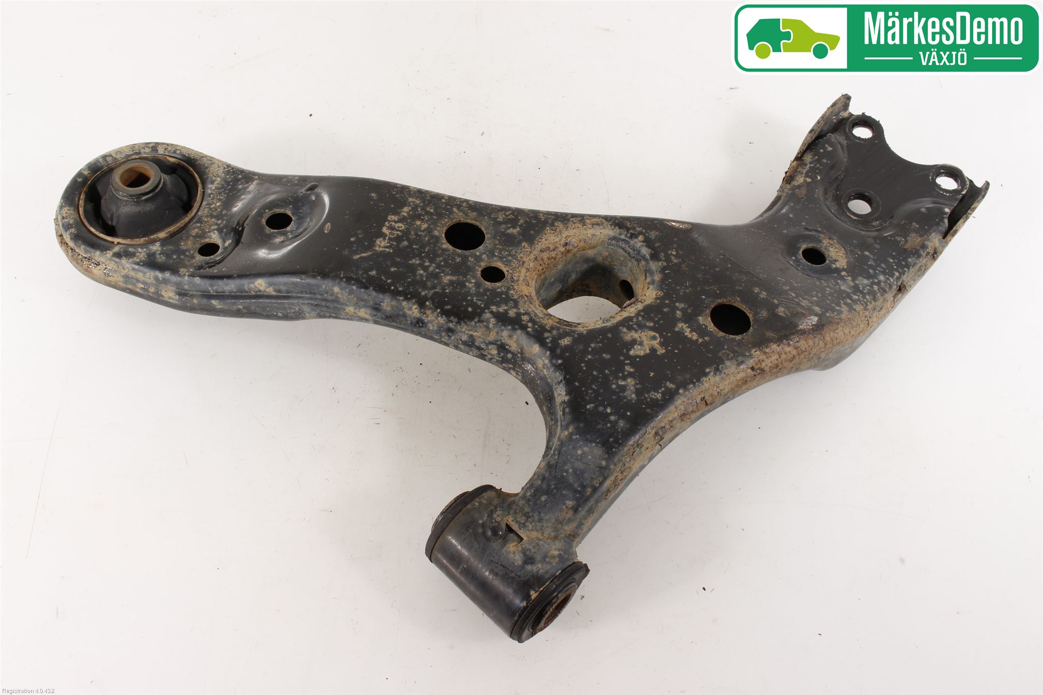 Toyota AVENSIS 16-18 Bærearm Foran Høyre Nedre