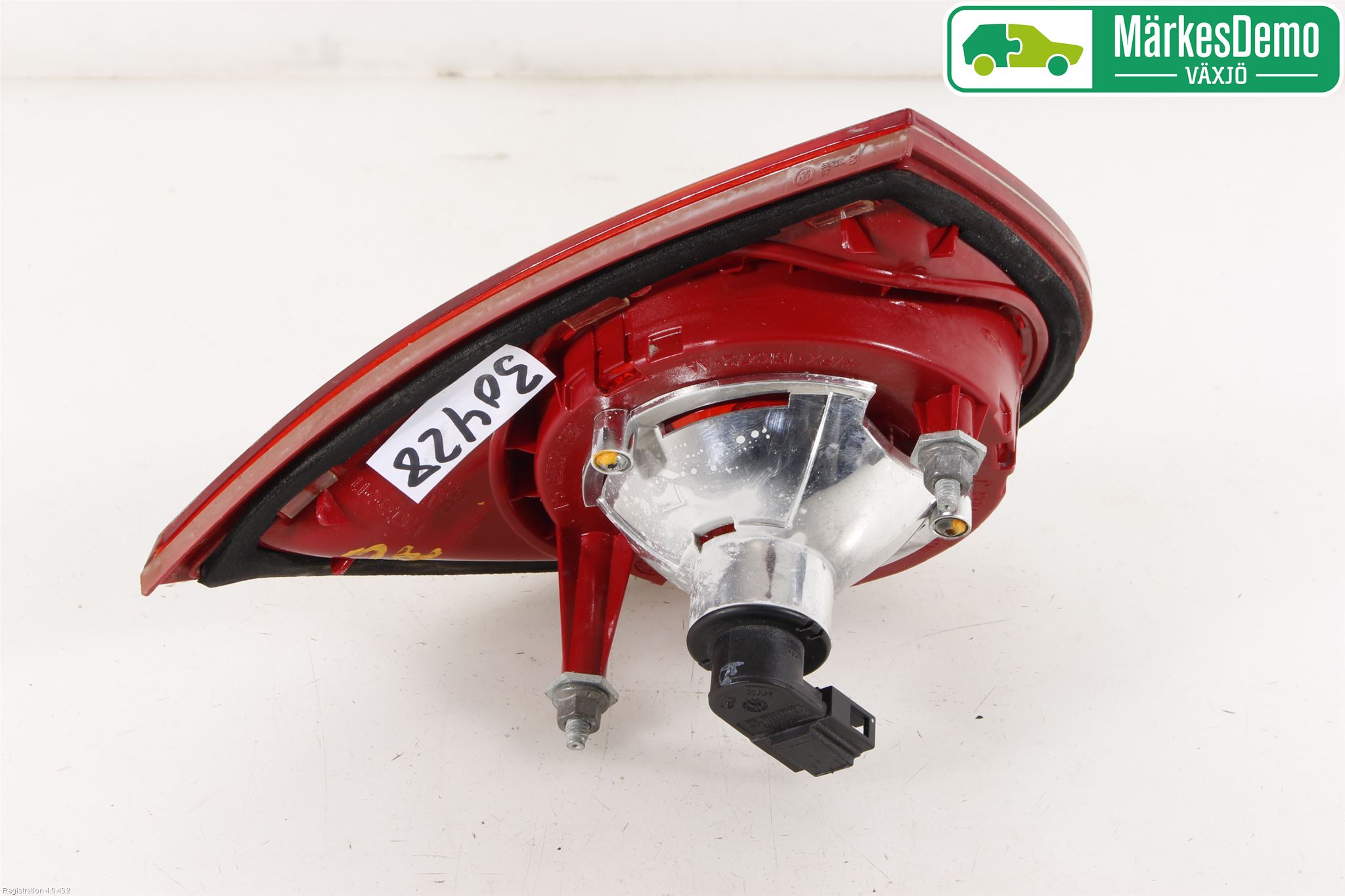 Volkswagen VW GOLF V 04-09 Baklykt Venstre  På Luke(Indre