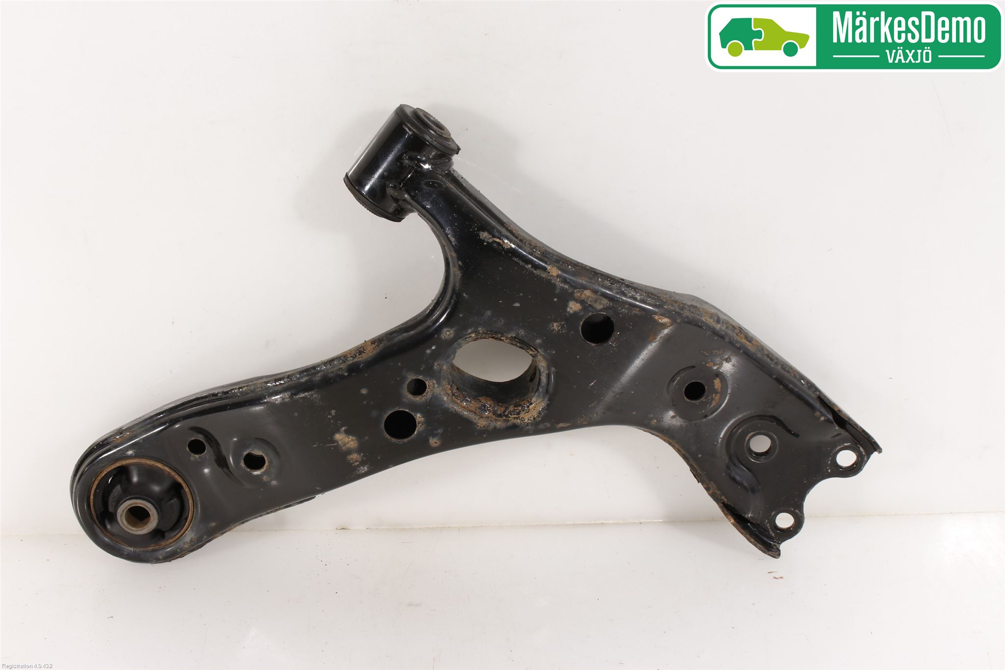 Toyota AVENSIS 16-18 Bærearm Foran Venstre Nedre