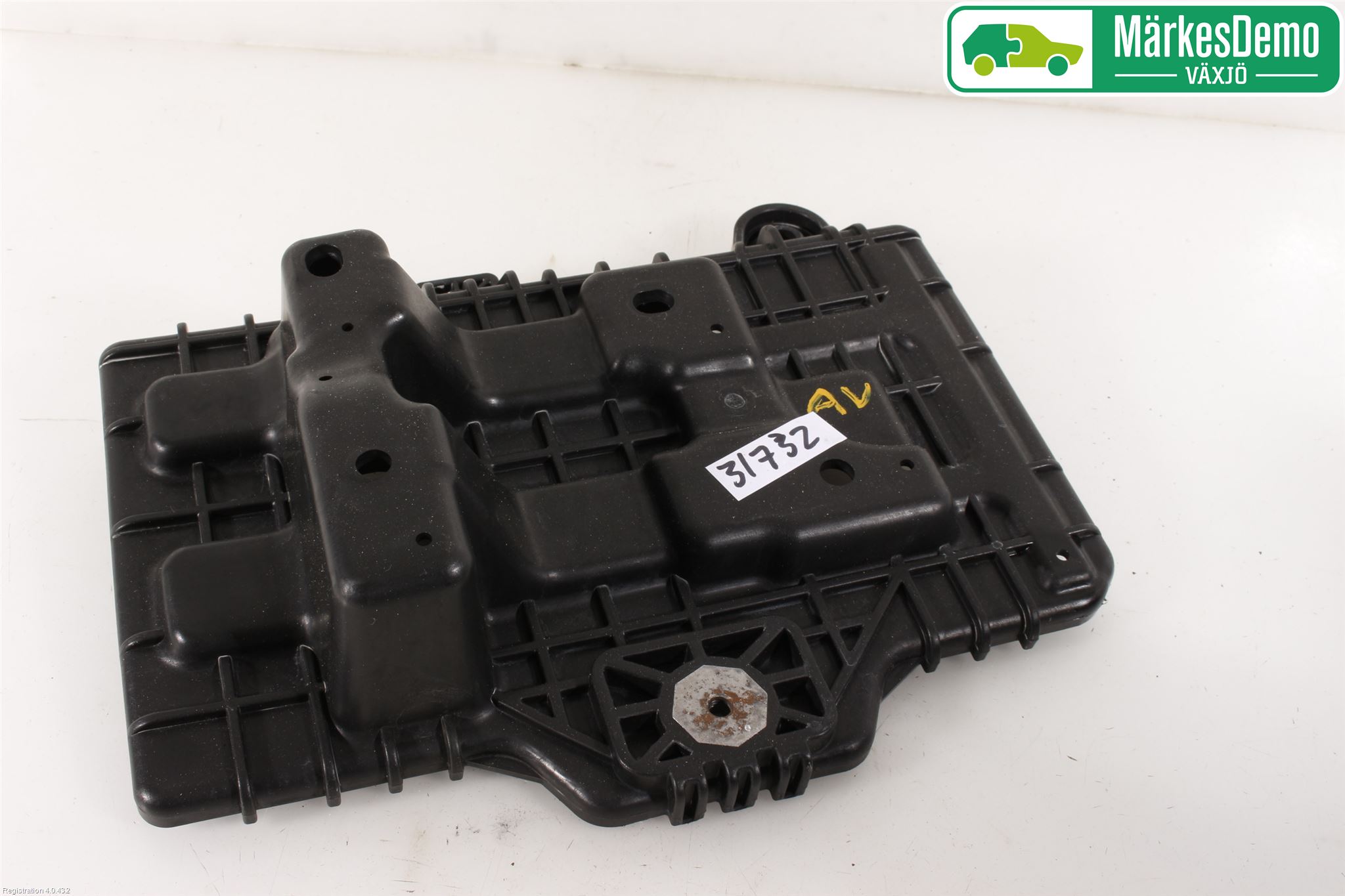 Hyundai TUCSON 05- Batterikasse - Feste - Holder