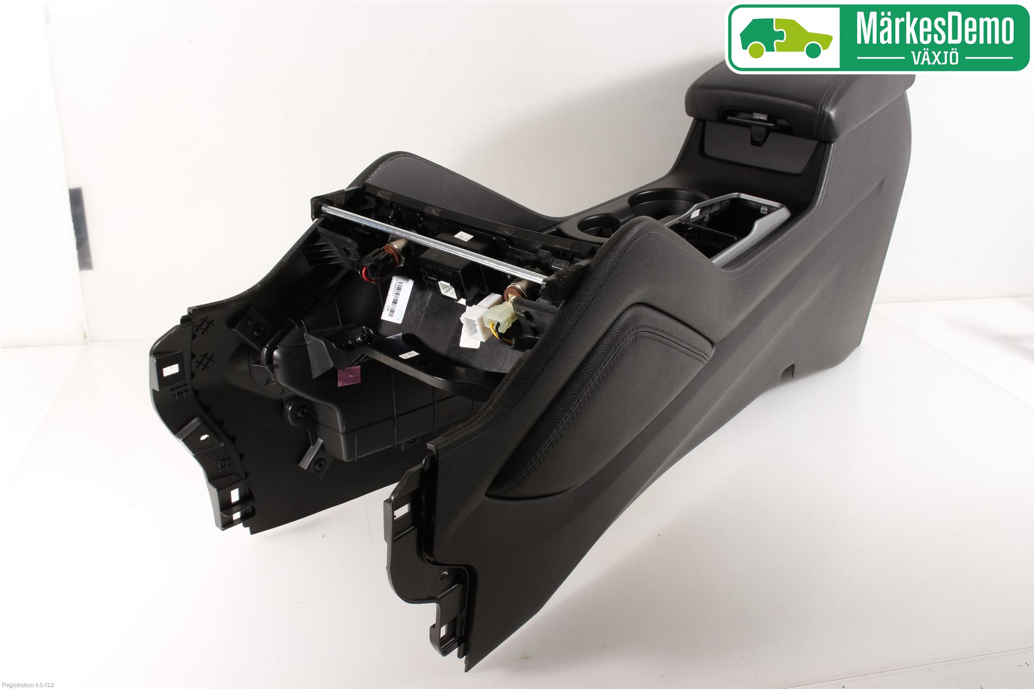 Hyundai TUCSON 05- Instrumentkonsoll Gulv