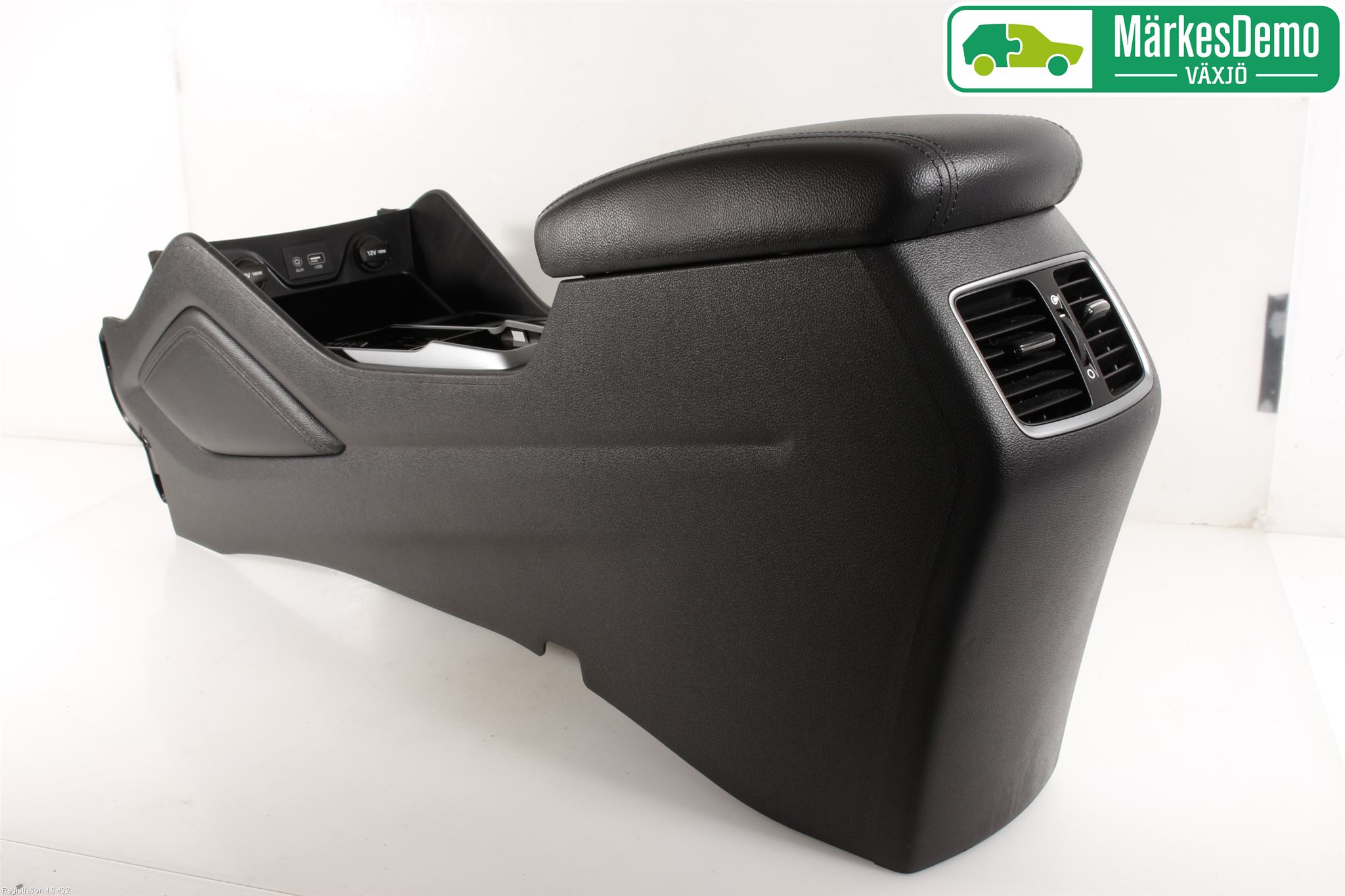 Hyundai TUCSON 05- Instrumentkonsoll Gulv