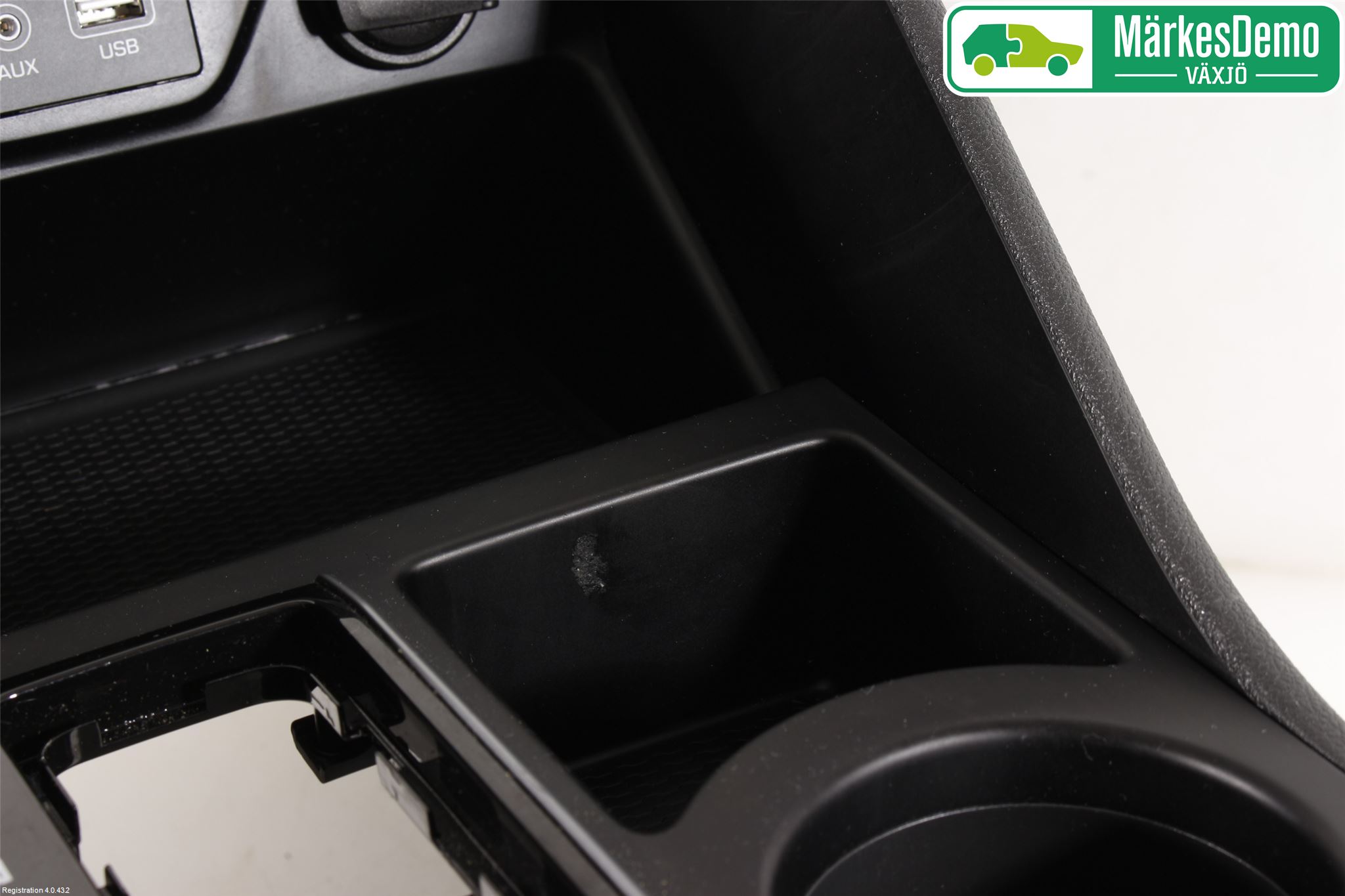Hyundai TUCSON 05- Instrumentkonsoll Gulv