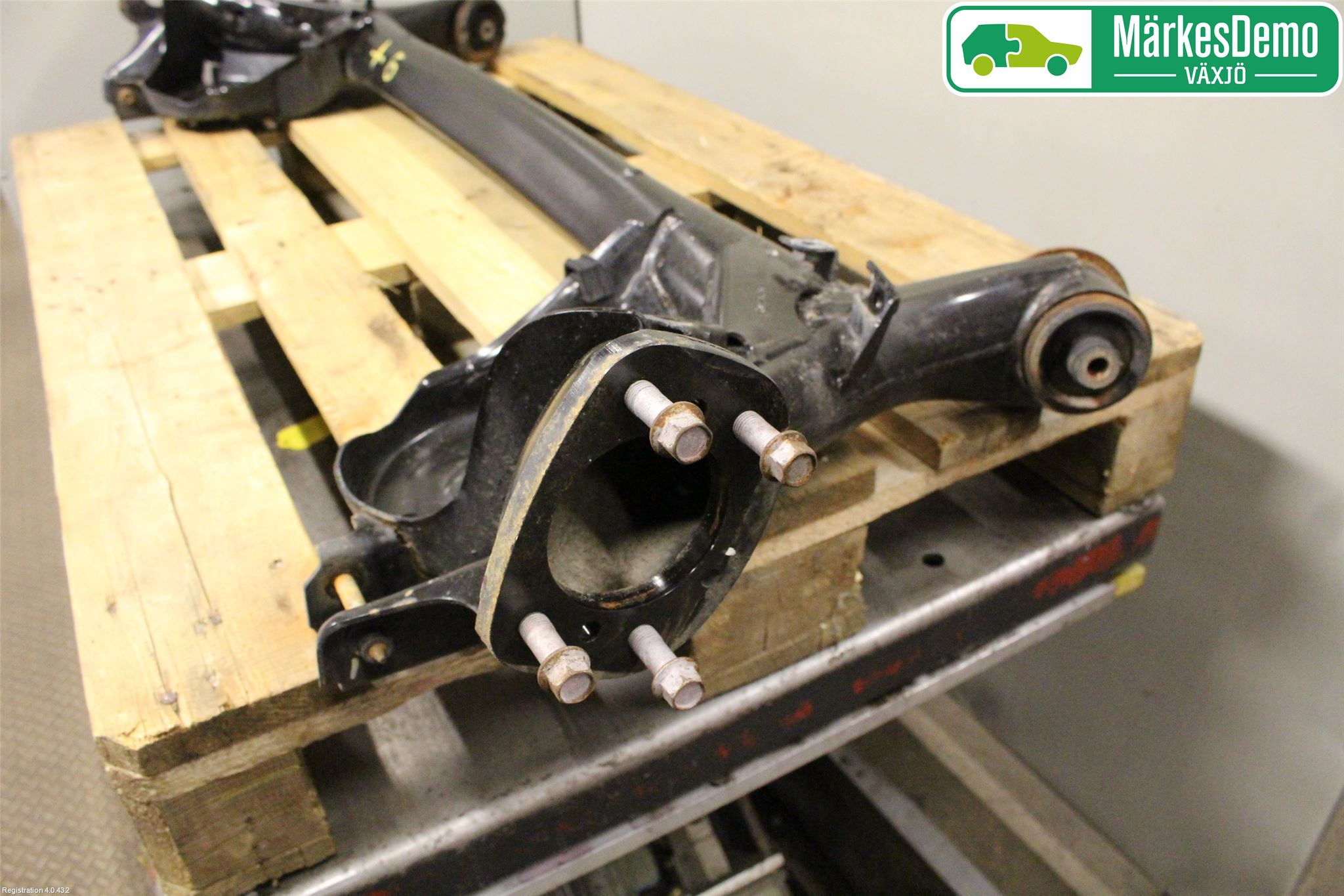 Honda HR-V 15-21 Bakaksel Feste Travers-Ramme