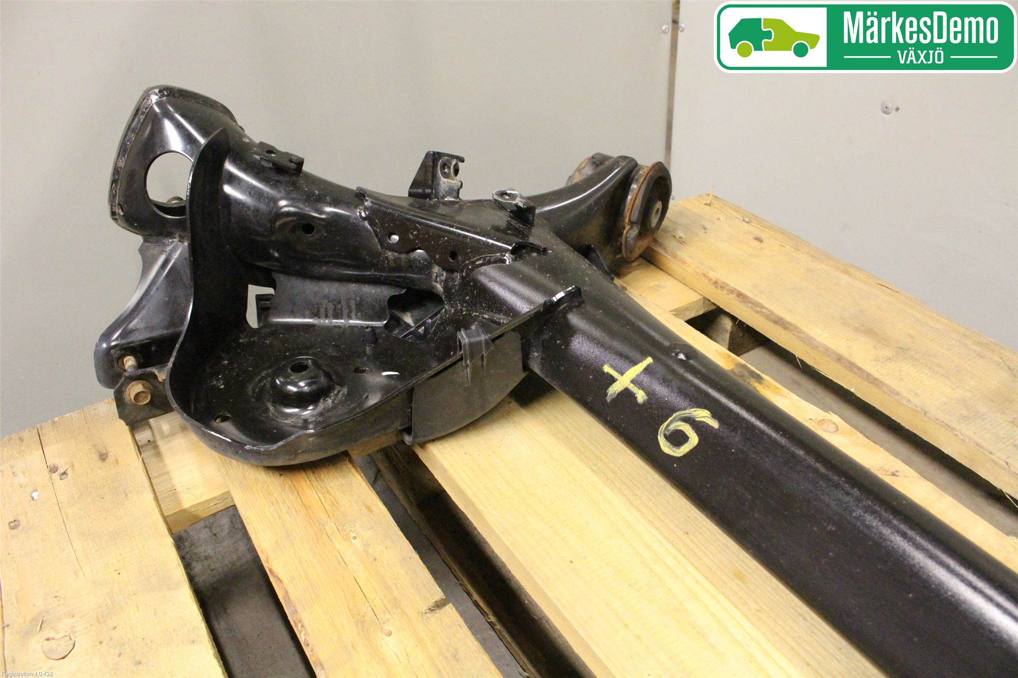 Honda HR-V 15-21 Bakaksel Feste Travers-Ramme