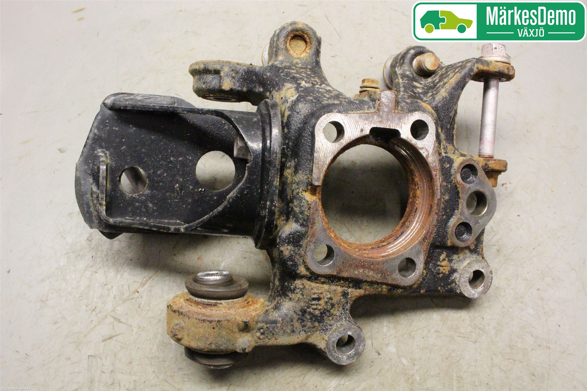 Toyota RAV4 13-18 Spindel Vb