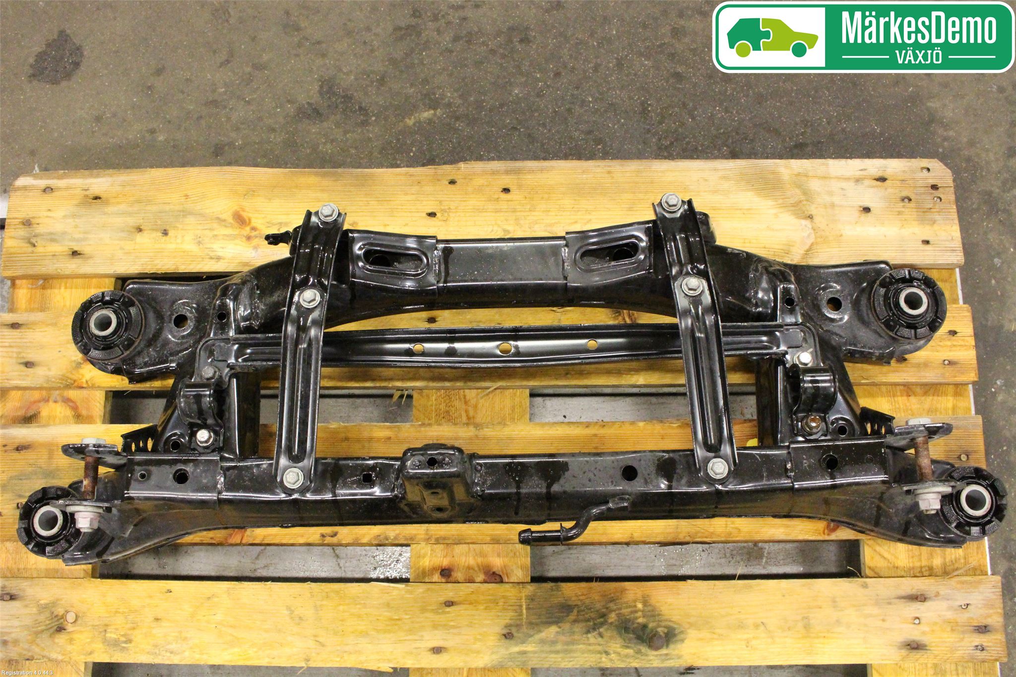 Toyota AURIS 13-19 Bakaksel Feste Travers-Ramme