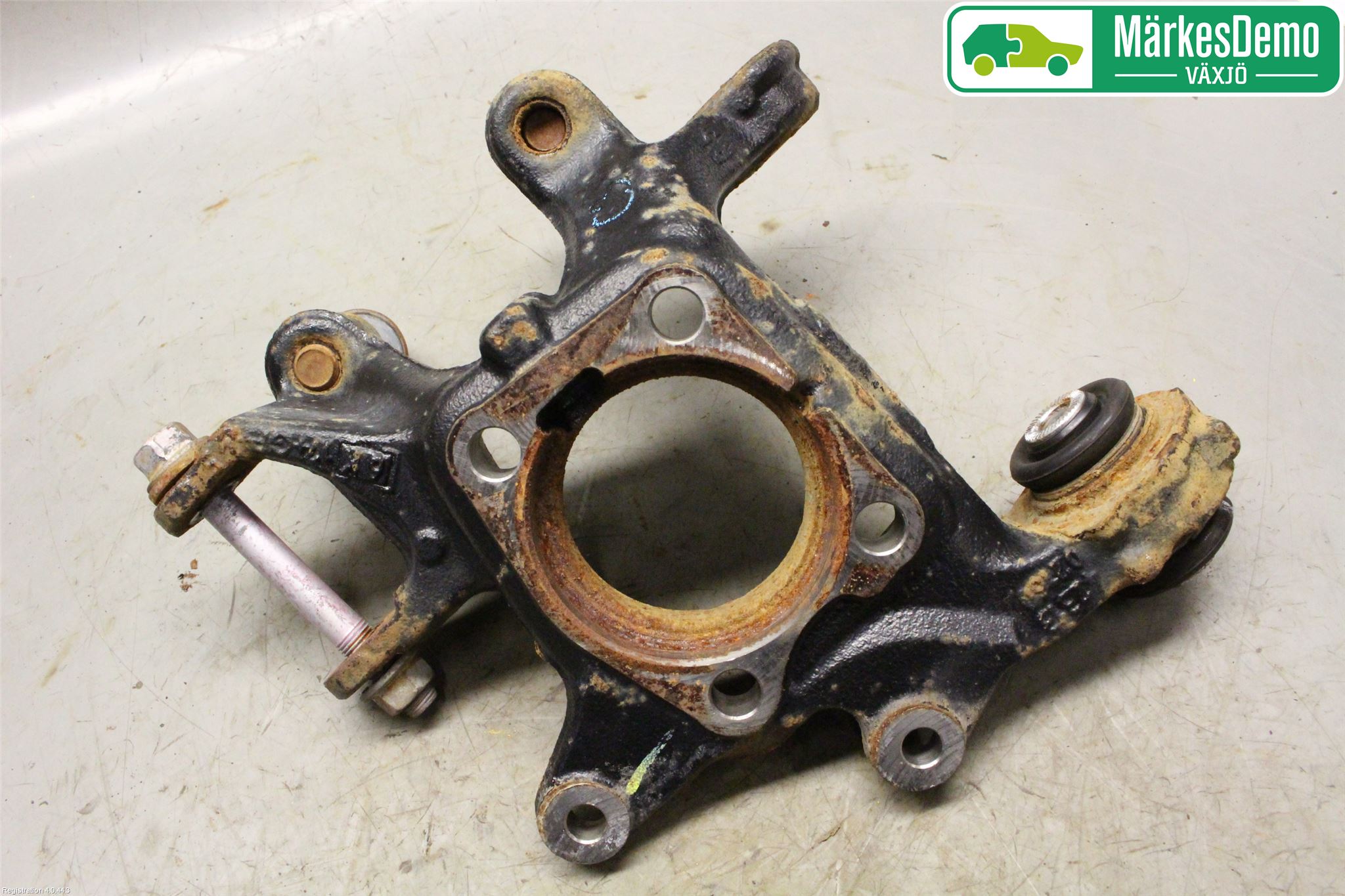 Toyota AURIS 13-19 Spindel Hb