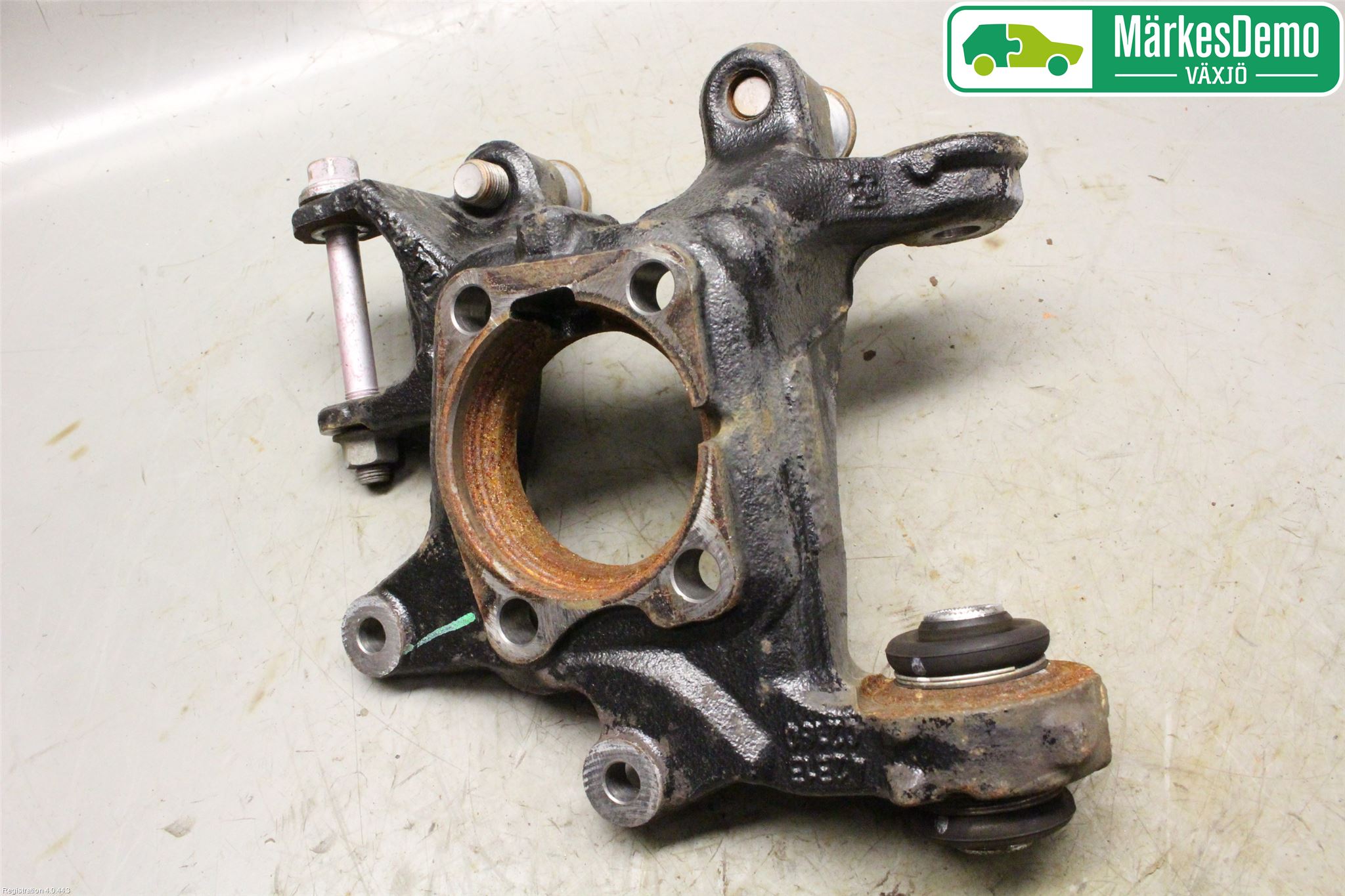 Toyota AURIS 13-19 Spindel Hb